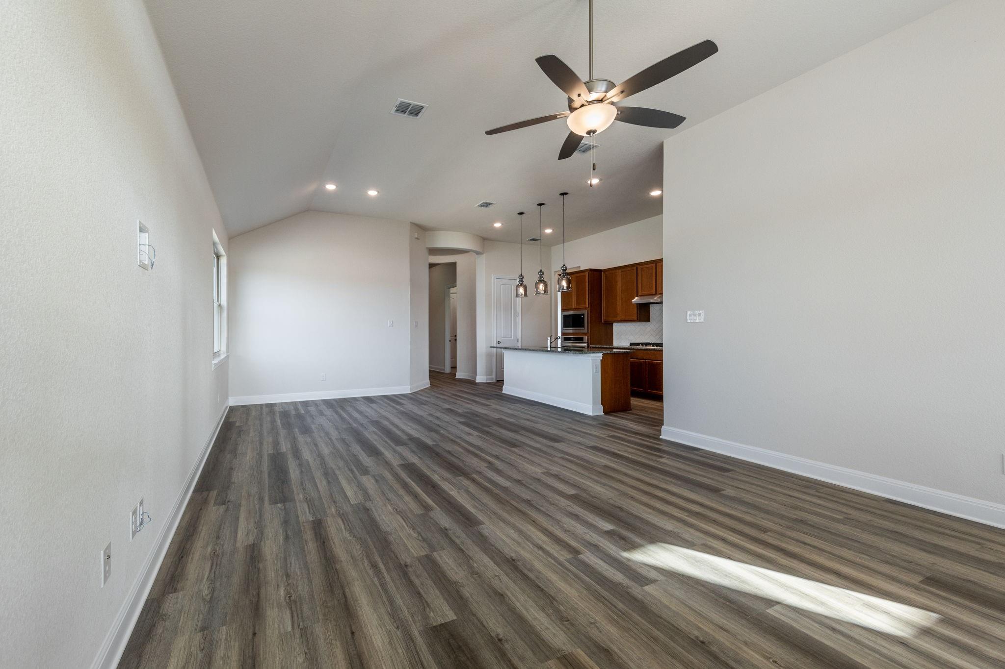 320 Coral Gate Trl Property Photo 4