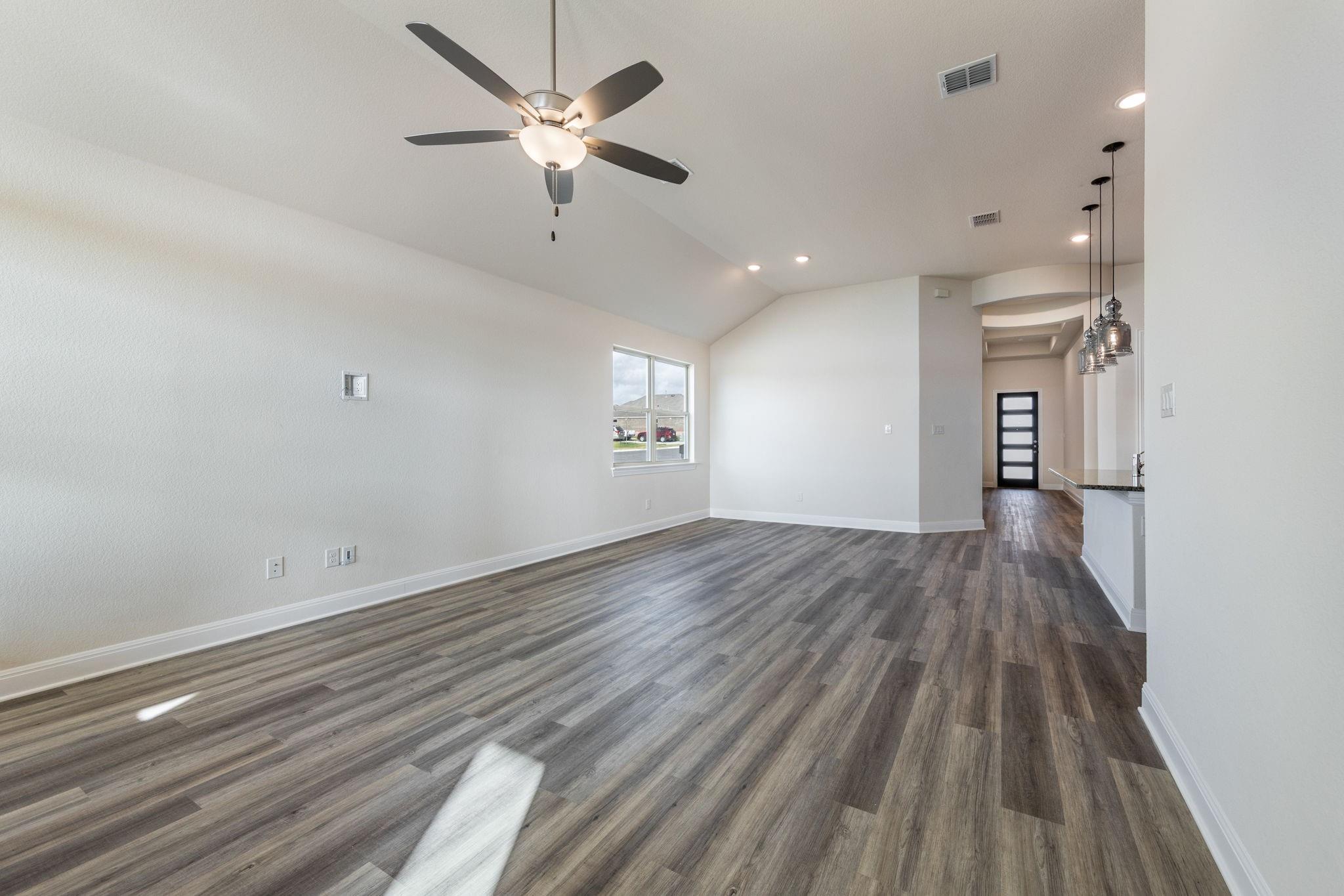 320 Coral Gate Trl Property Photo 5