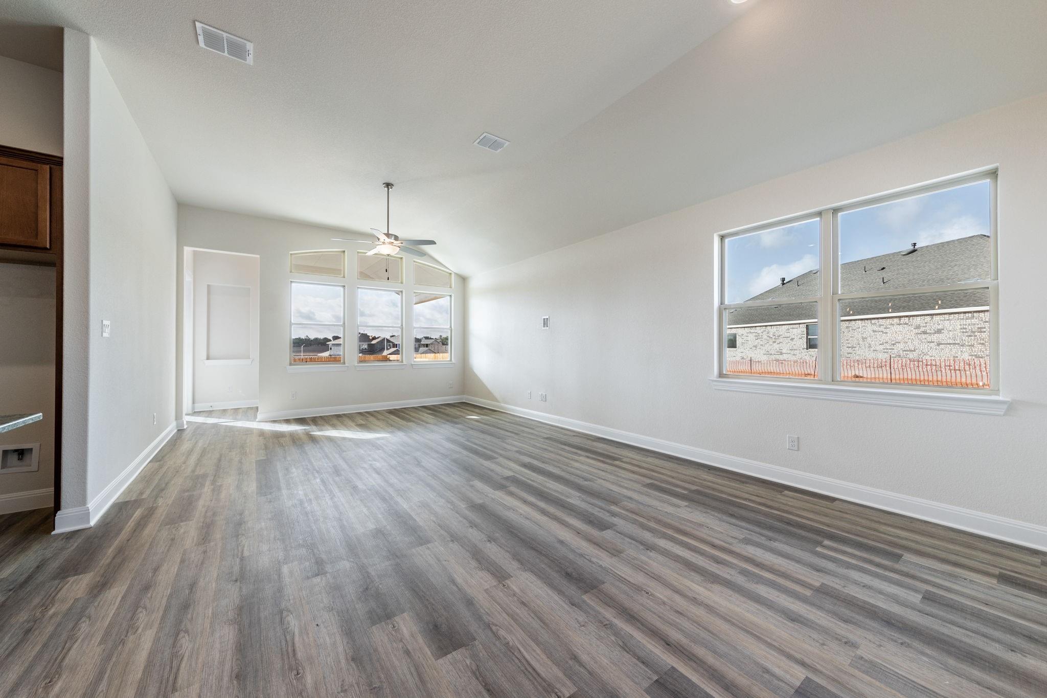 320 Coral Gate Trl Property Photo 13