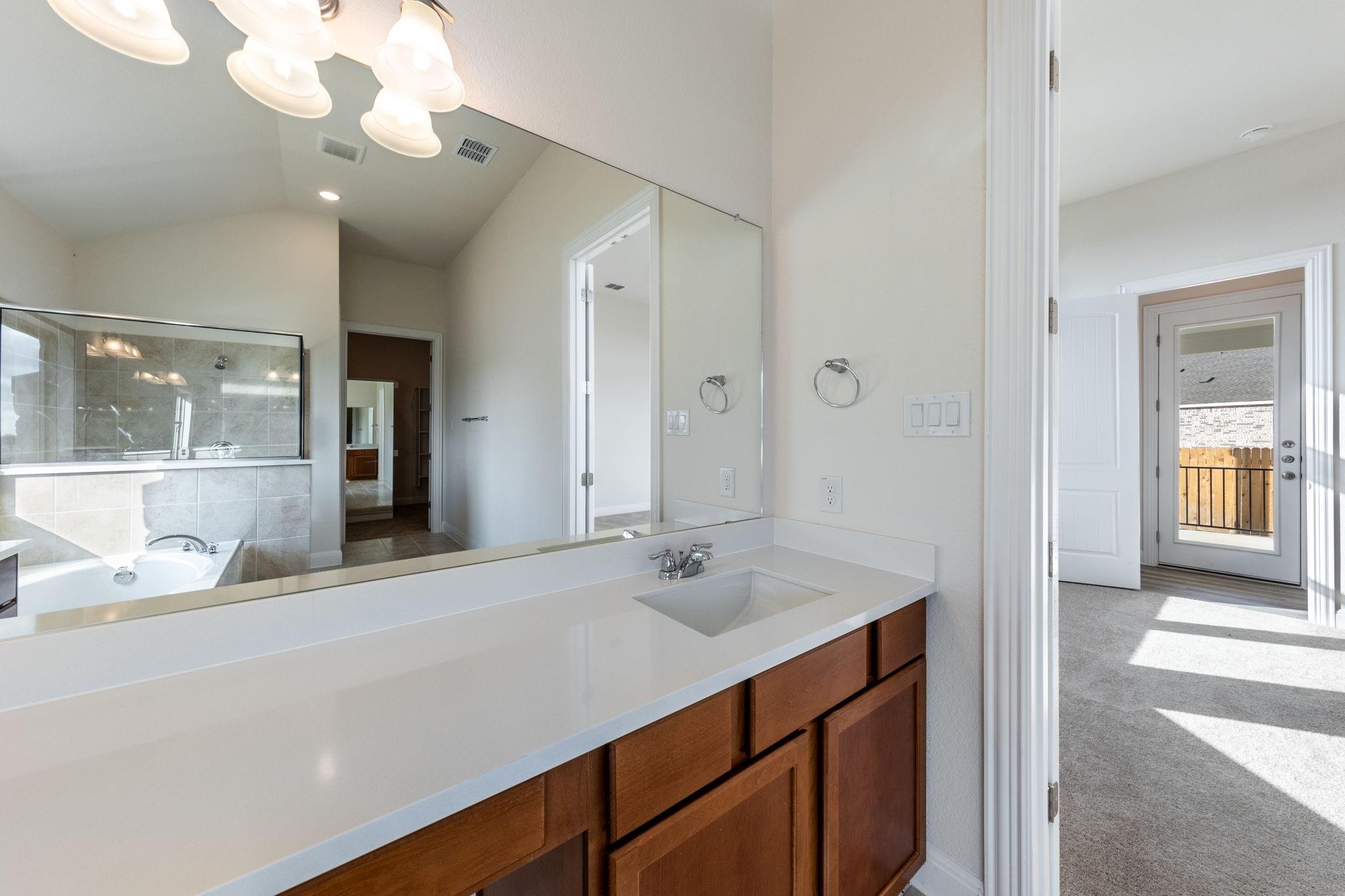 320 Coral Gate Trl Property Photo 22