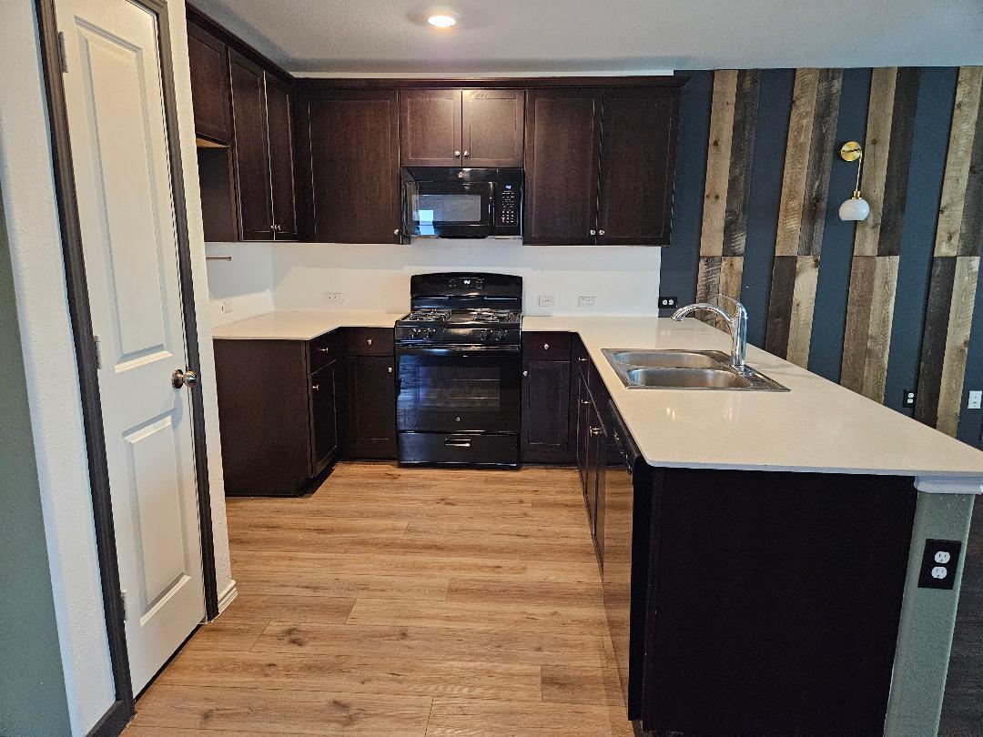 17721 Somerville Ct Property Photo 4