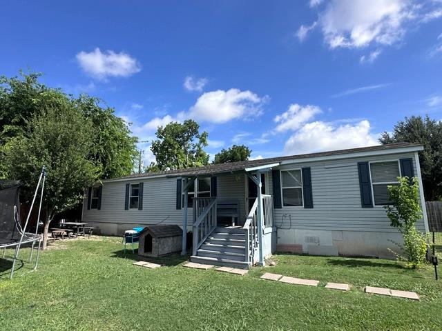 106 Ramirez St Property Photo 1