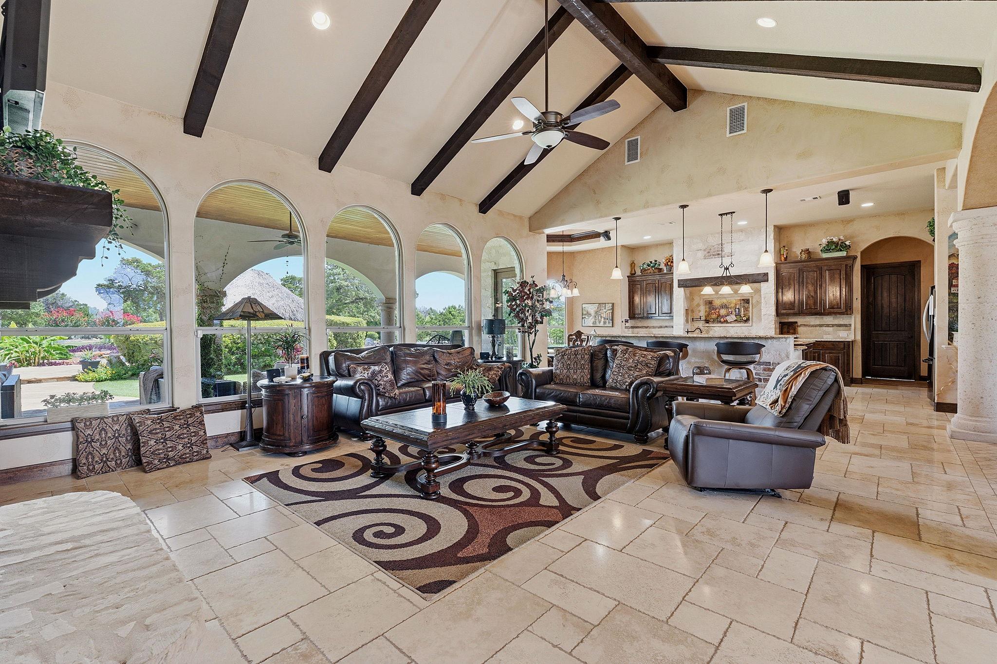 816 Brave Face St Property Photo 3