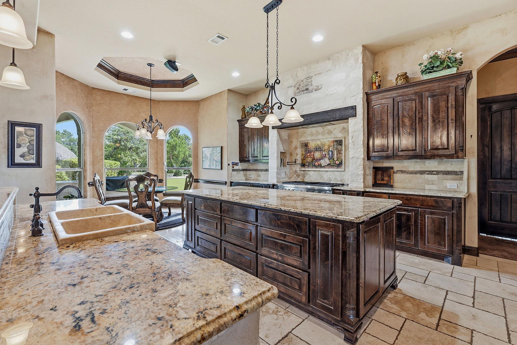 816 Brave Face St Property Photo 6