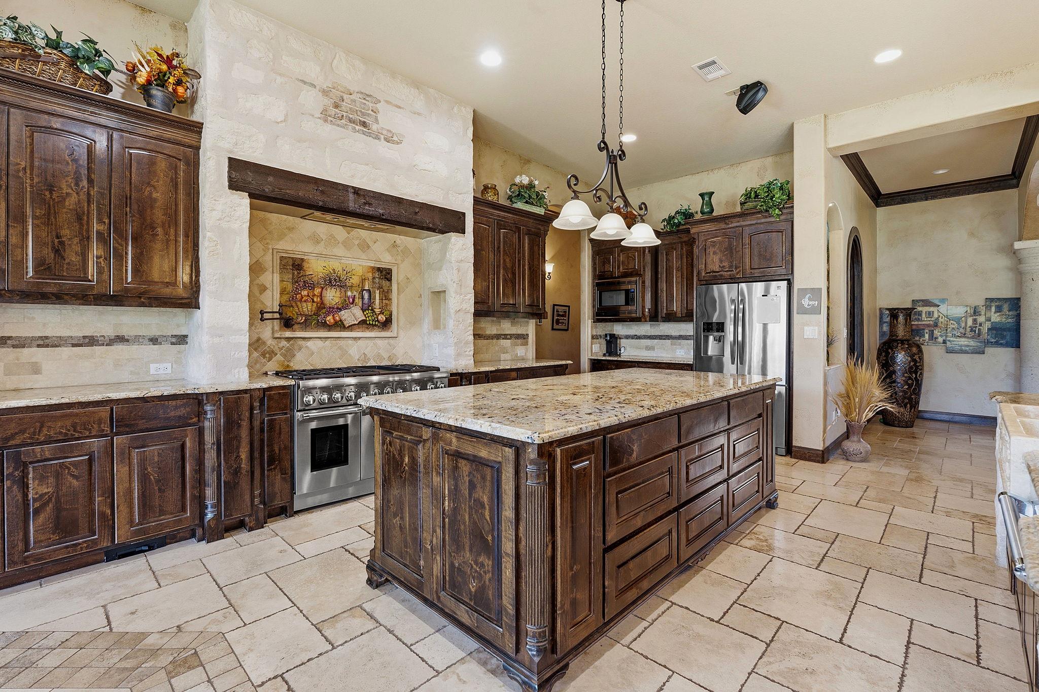 816 Brave Face St Property Photo 11