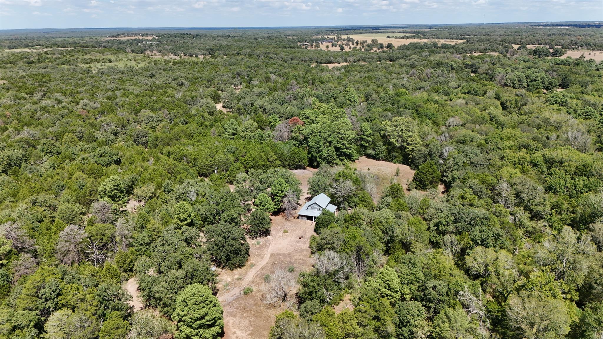242 Cody Ln Property Photo 2