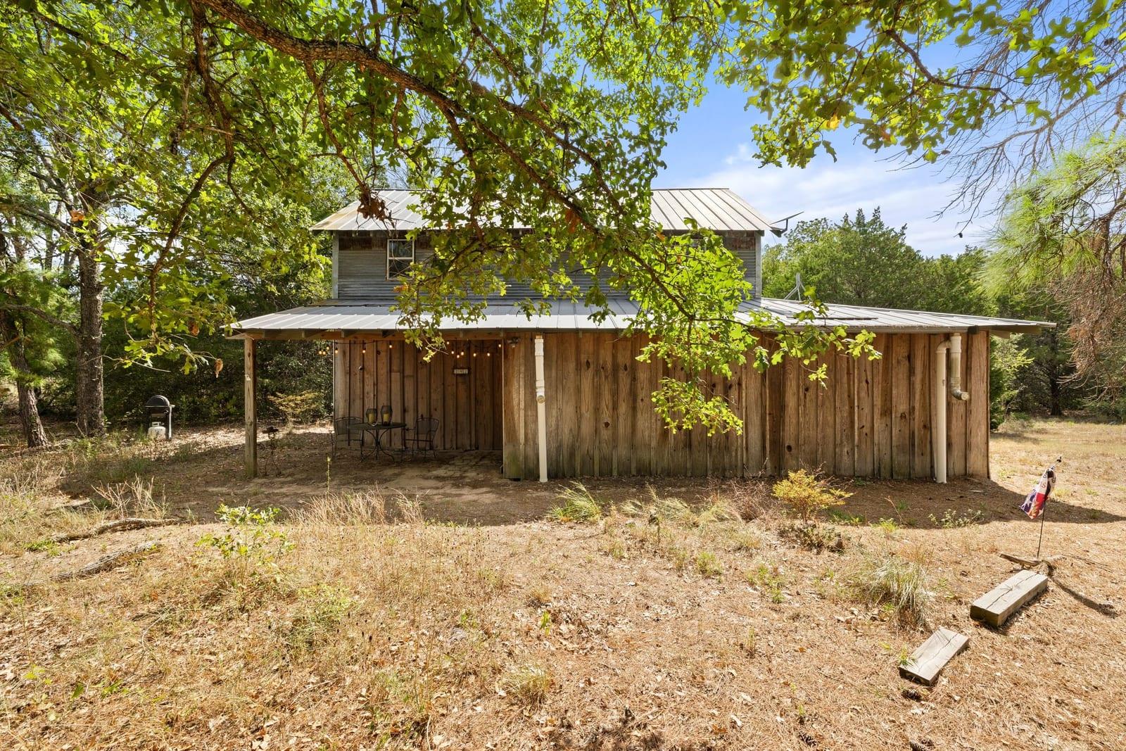 242 Cody Ln Property Photo 3