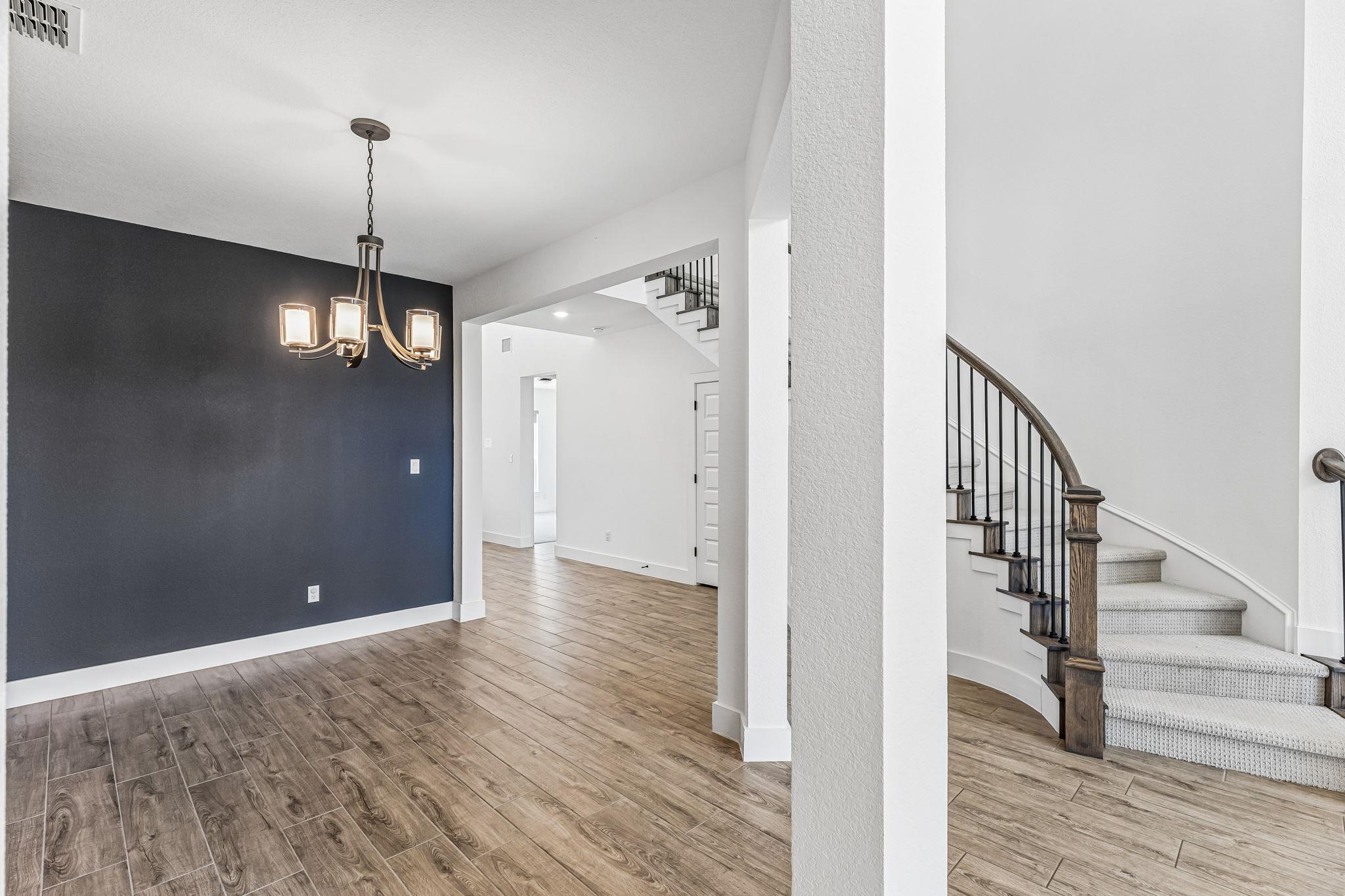 1102 Sage Thrasher Cir Property Photo 3