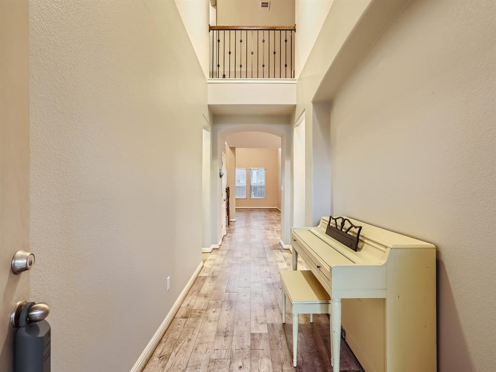 250 Nivens Dr Property Photo 3