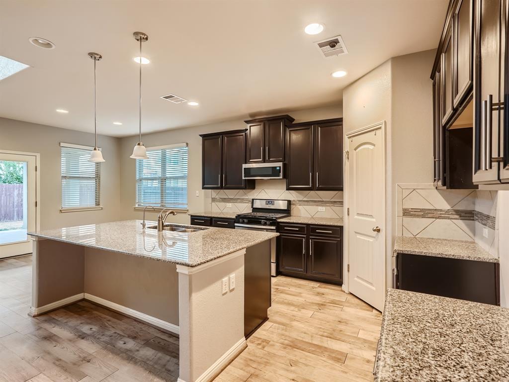 250 Nivens Dr Property Photo 8