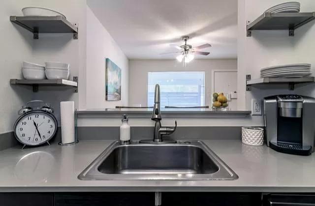1915 Fairlawn Ln #2 Property Photo 6