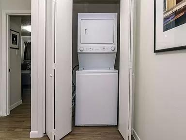 1915 Fairlawn Ln #2 Property Photo 7