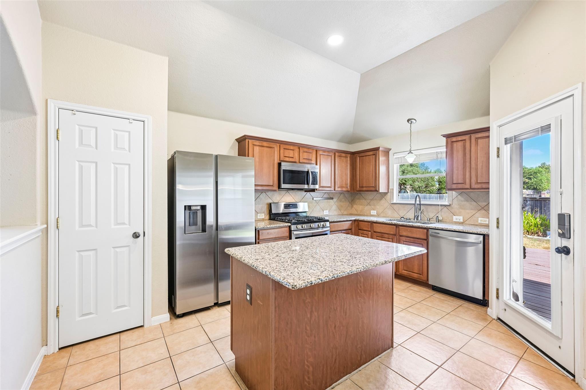 110 Newport Landing Pl Property Photo 6