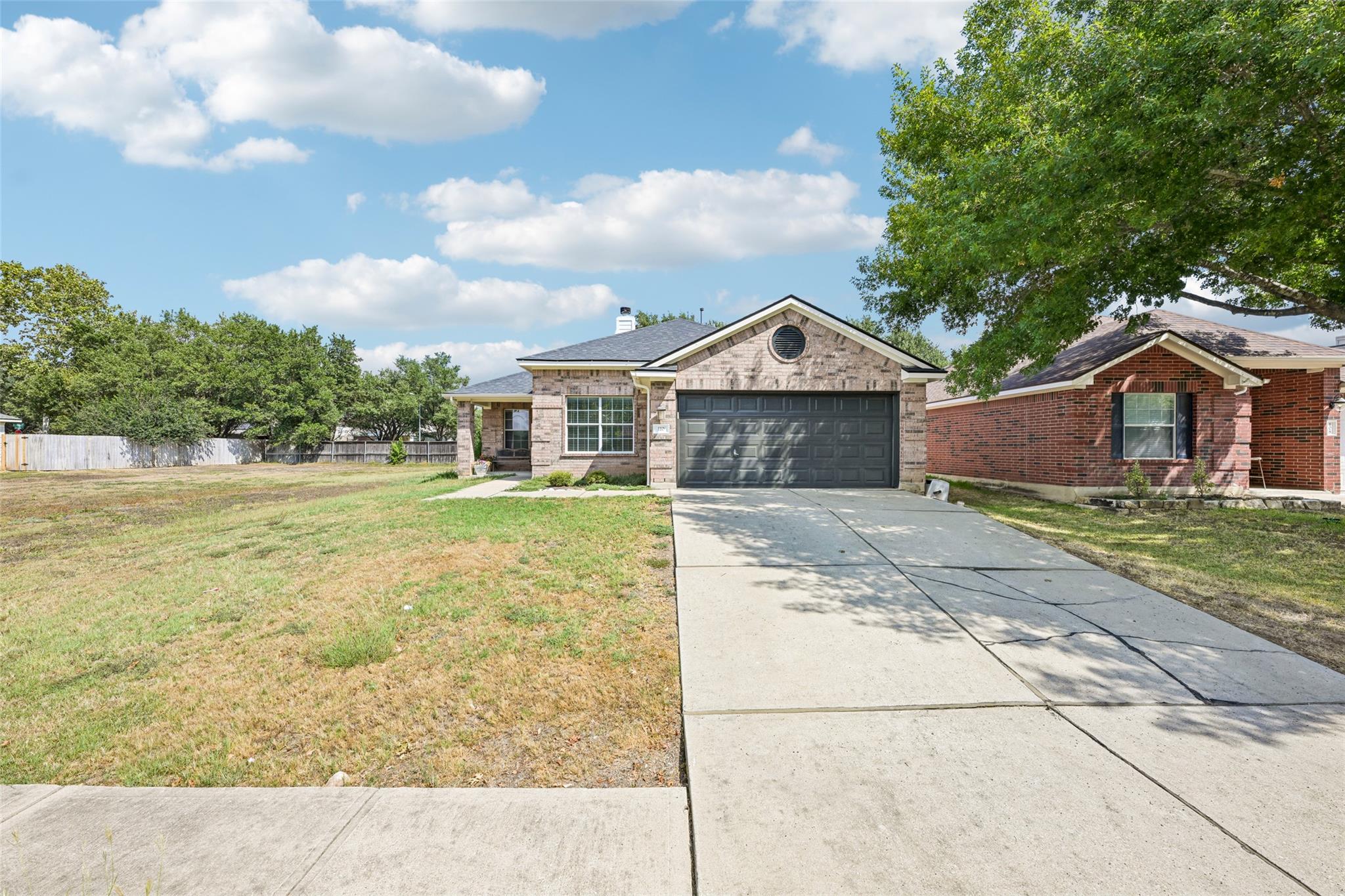 110 Newport Landing Pl Property Photo 7
