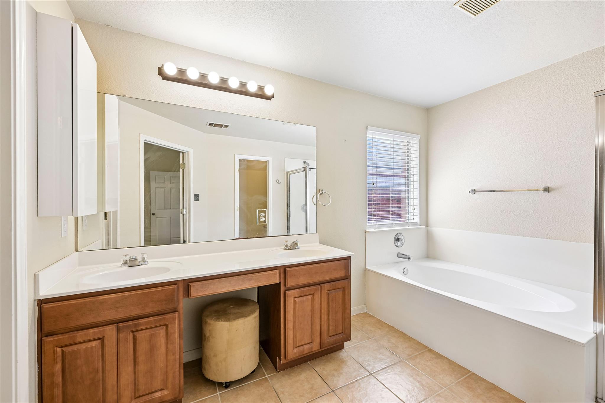 110 Newport Landing Pl Property Photo 27