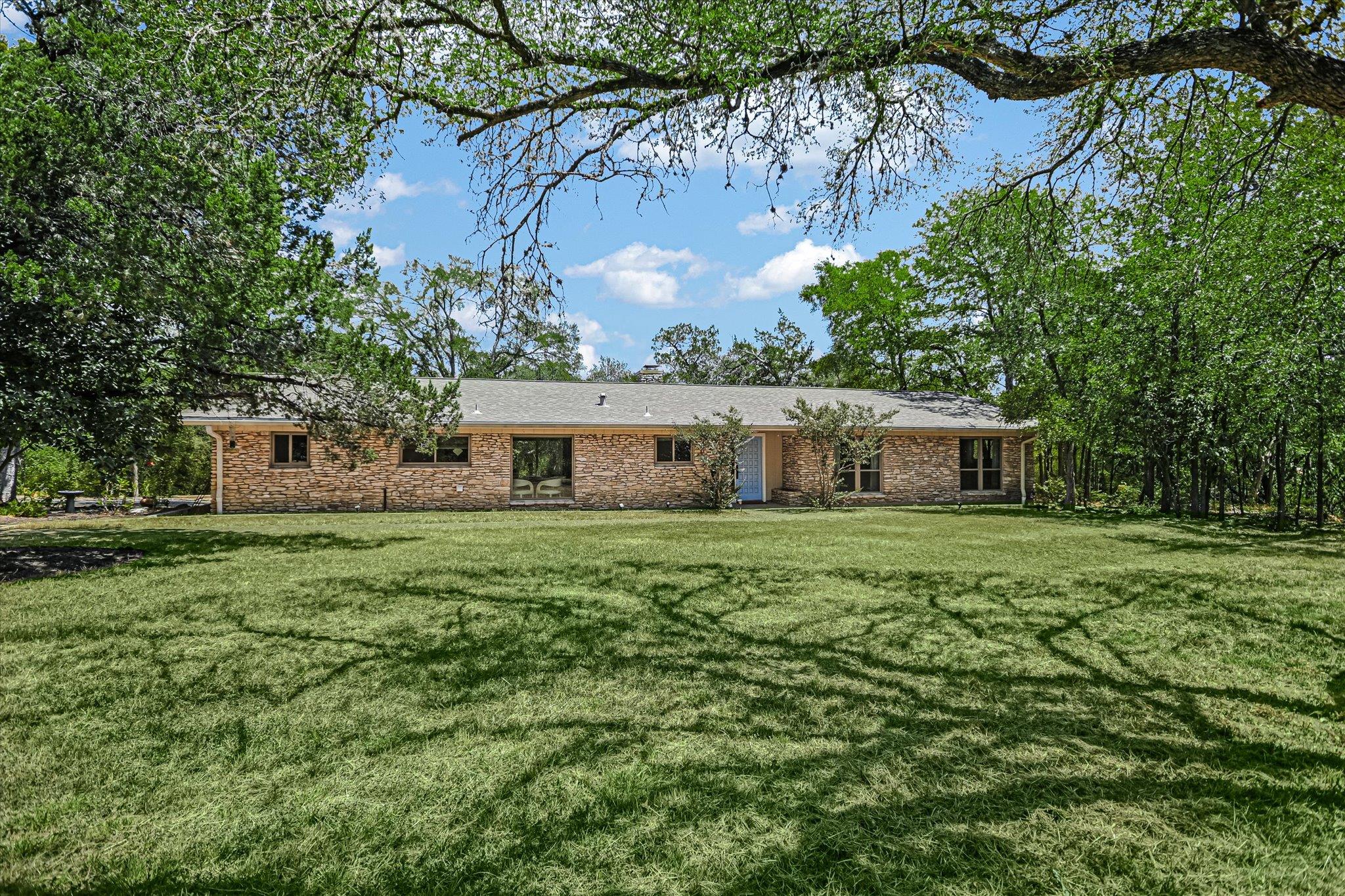 5645 Oak Blvd Property Photo 2