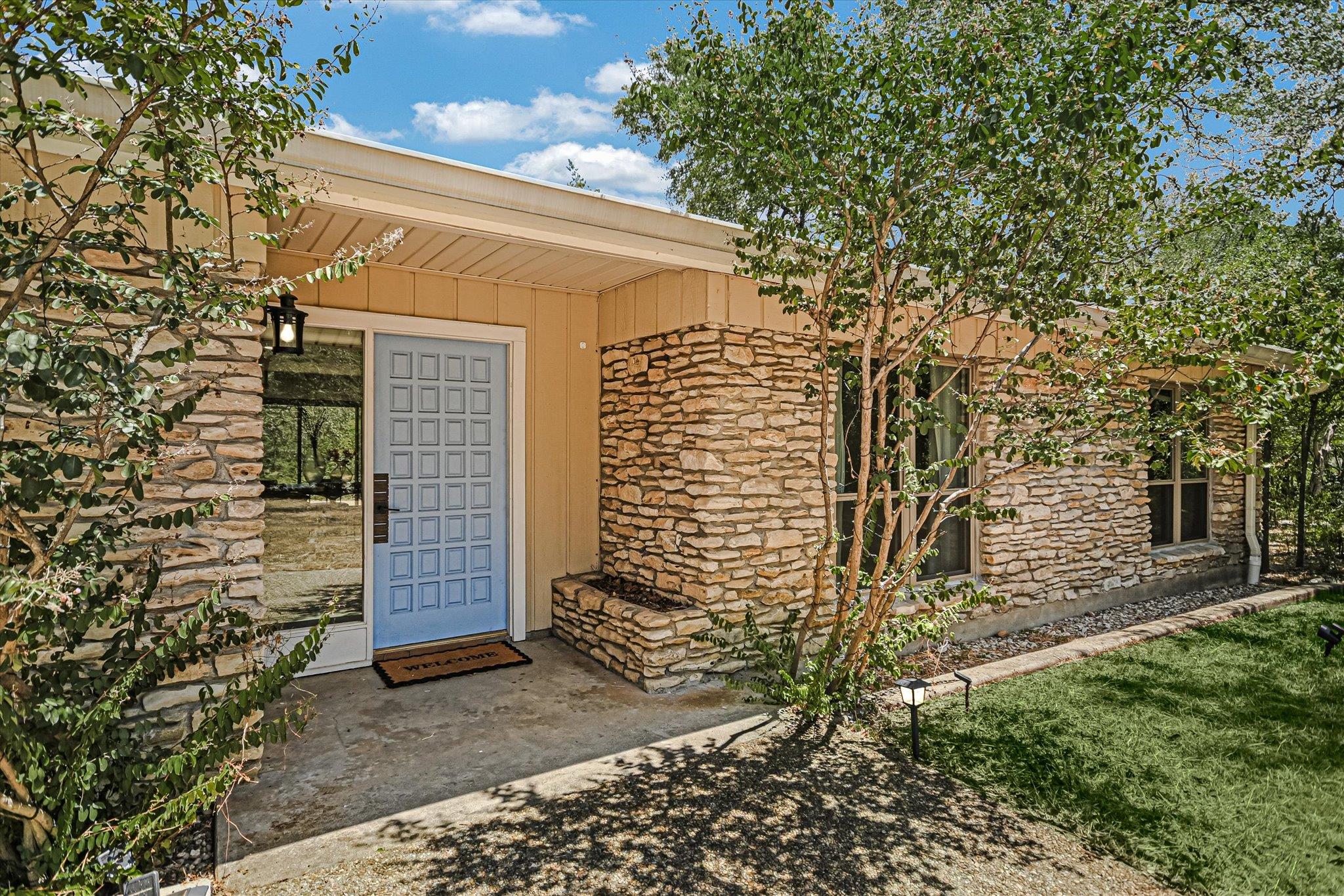 5645 Oak Blvd Property Photo 4
