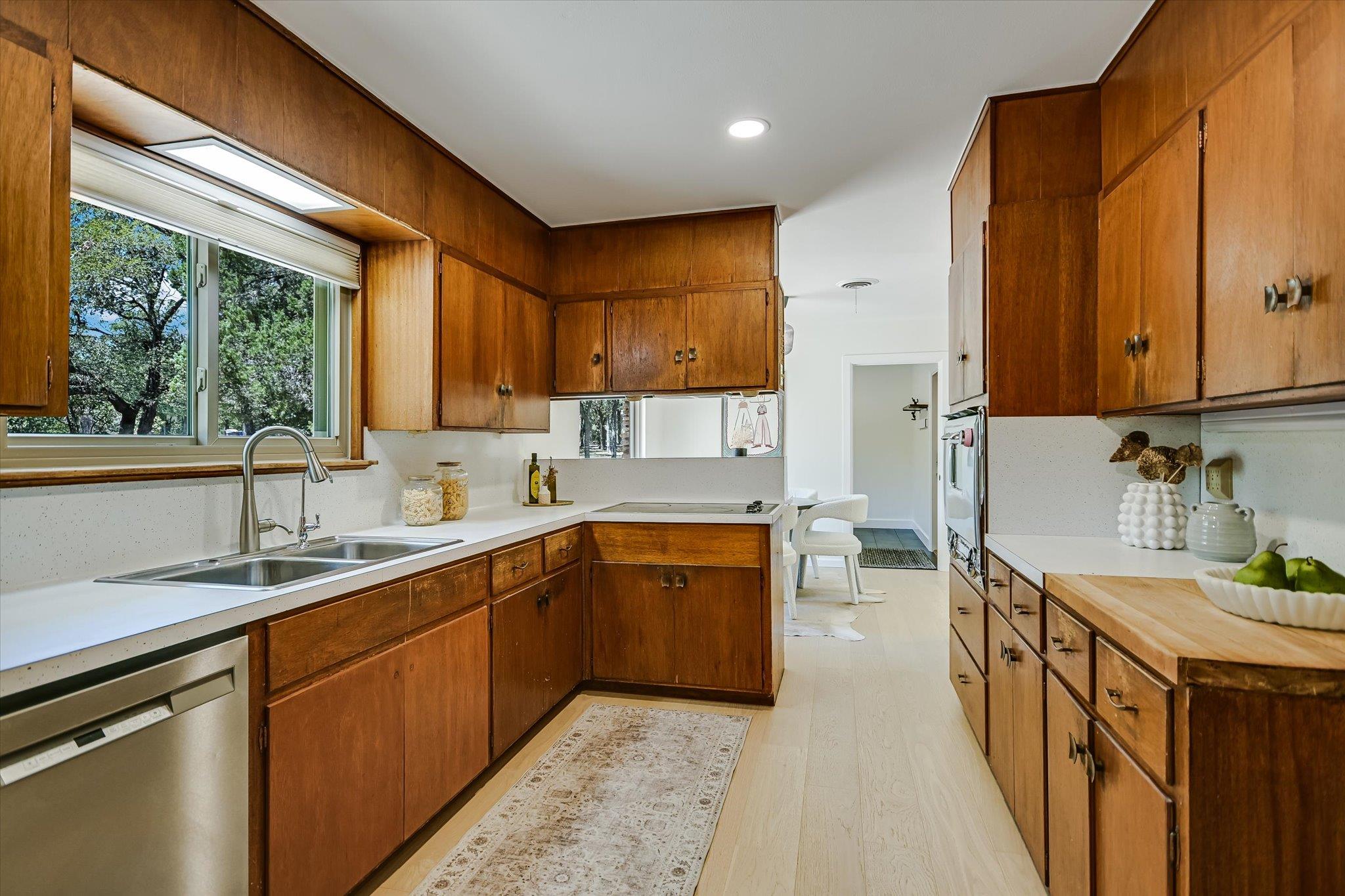 5645 Oak Blvd Property Photo 12