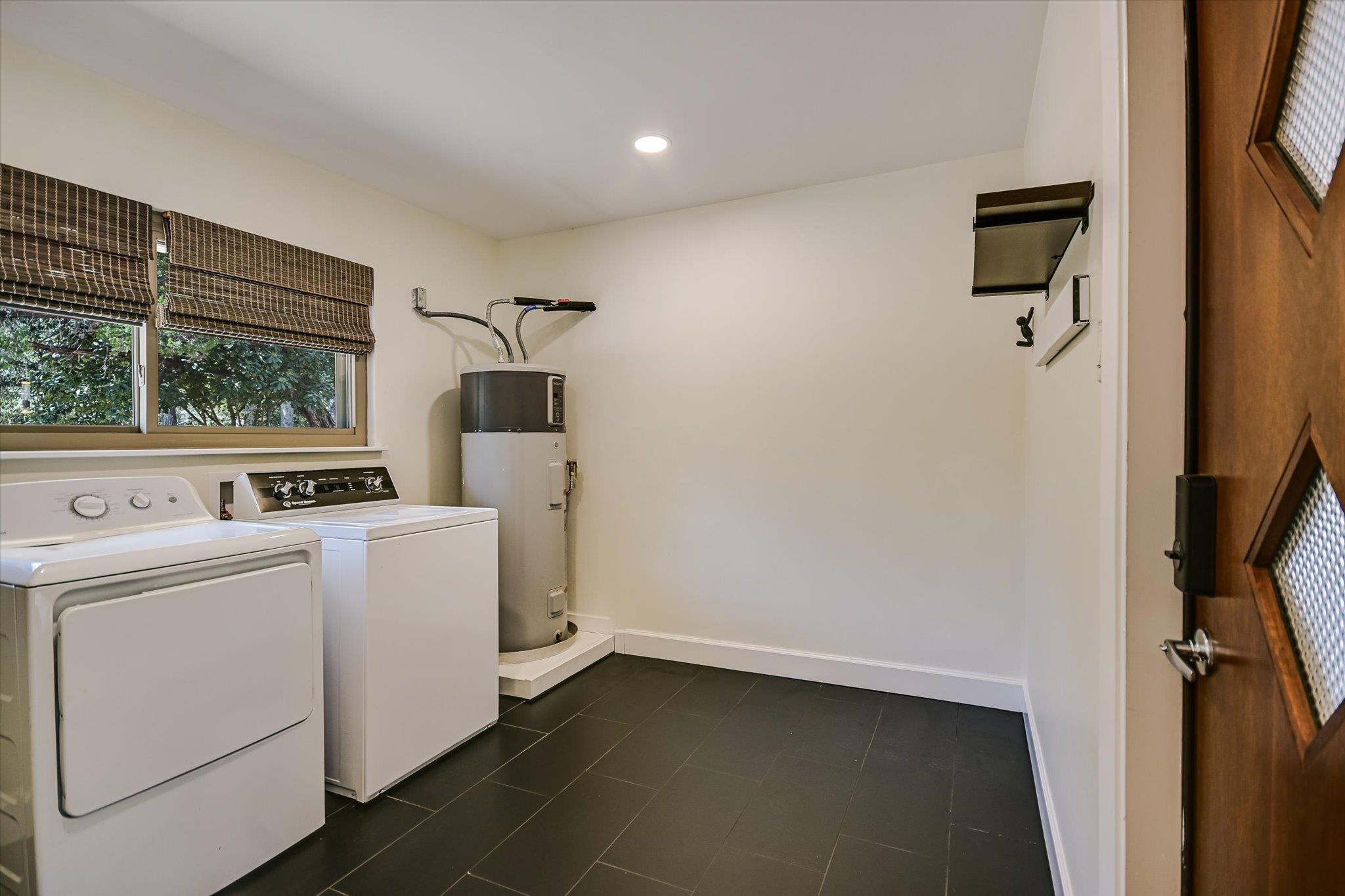 5645 Oak Blvd Property Photo 14