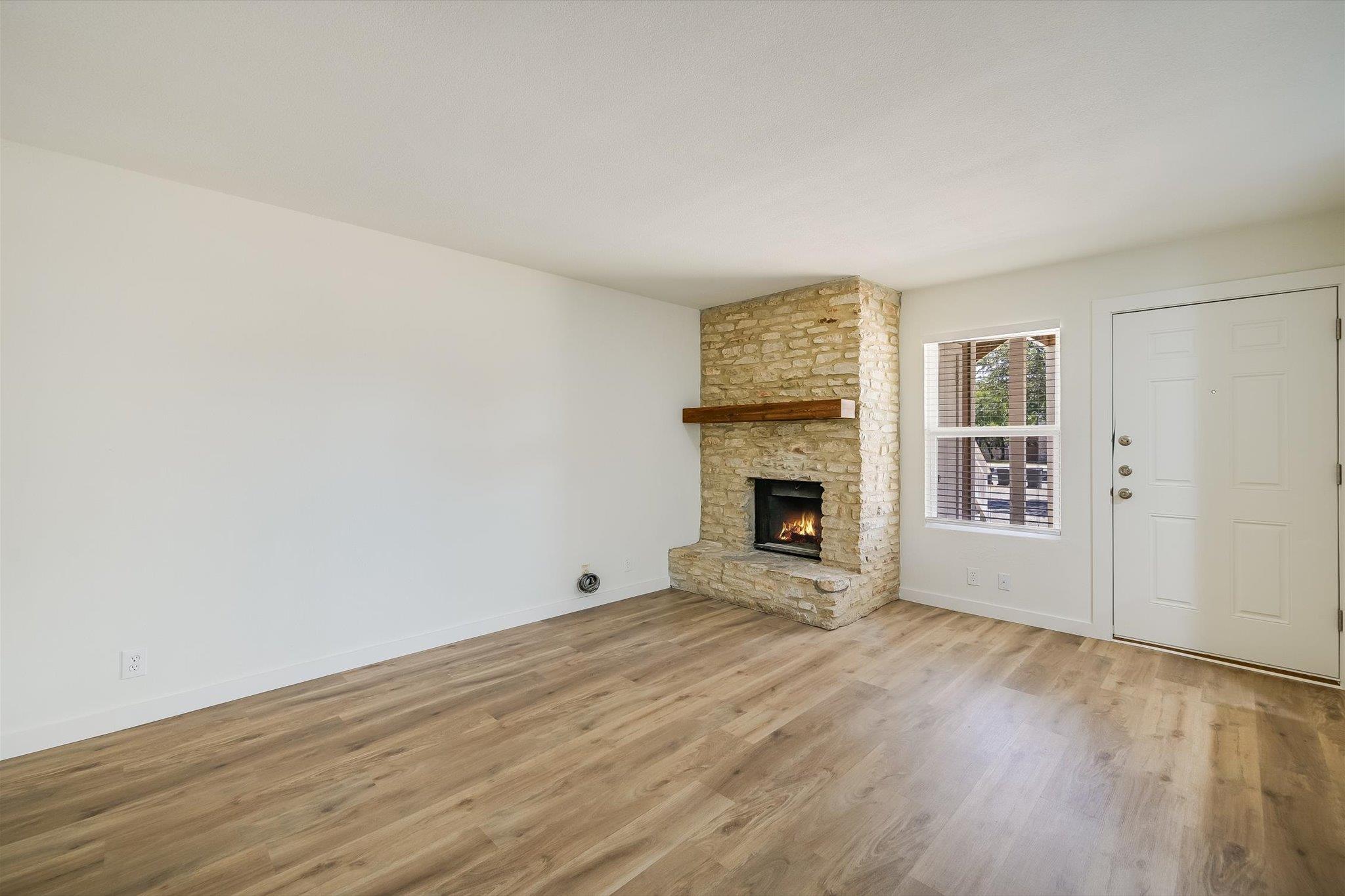 301 Algerita Dr #a Property Photo 2