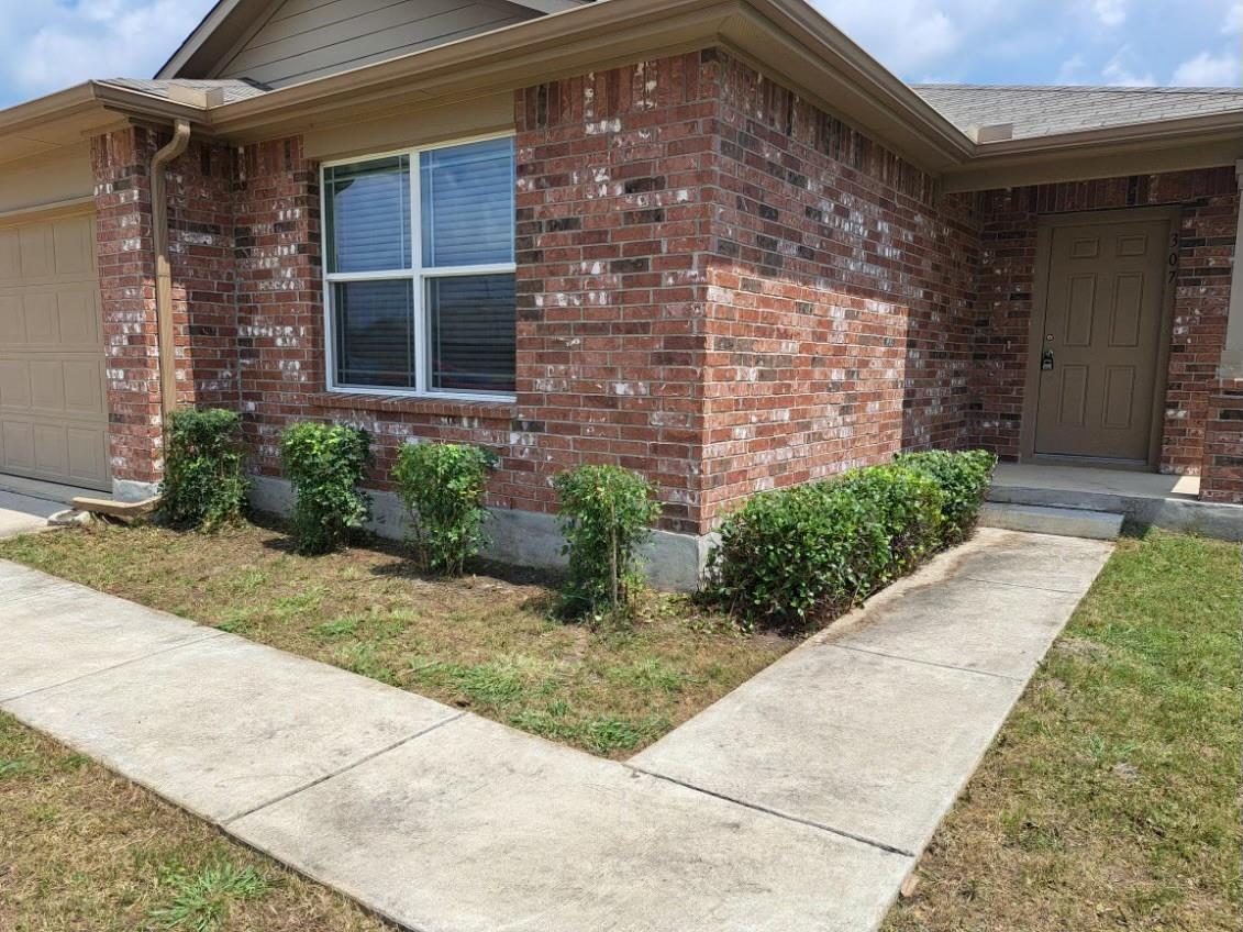 307 Camellia Dr Property Photo 3
