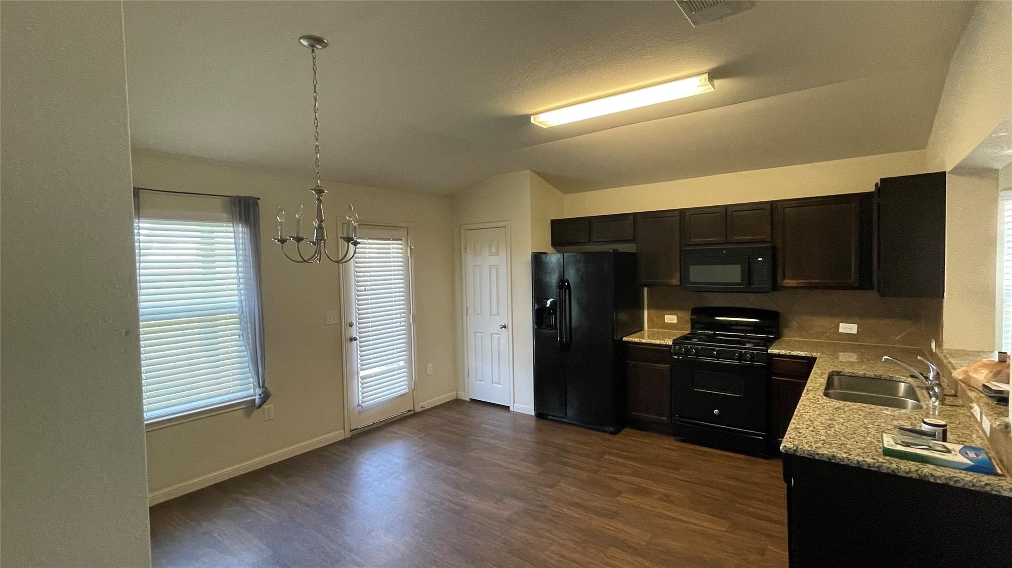 307 Camellia Dr Property Photo 5