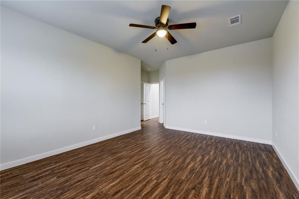 906 Quartz Ct #301 Property Photo 8