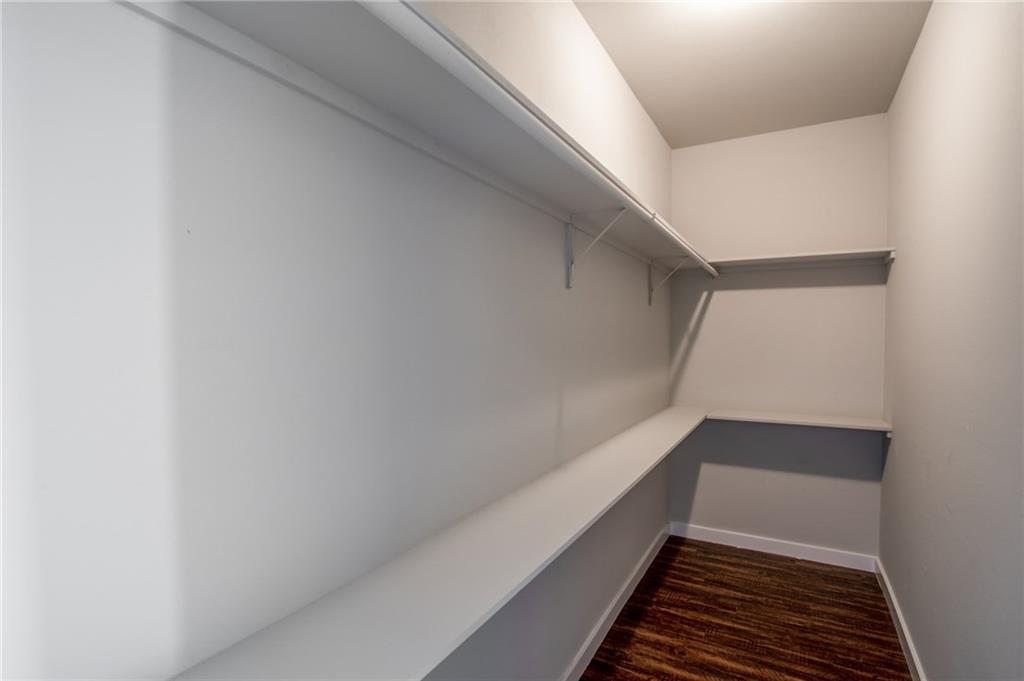 906 Quartz Ct #301 Property Photo 10