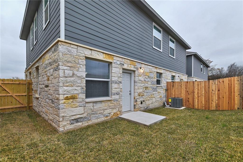 906 Quartz Ct #301 Property Photo 15