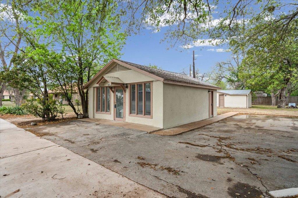 1207 Ne Loop 230 None Property Photo 2