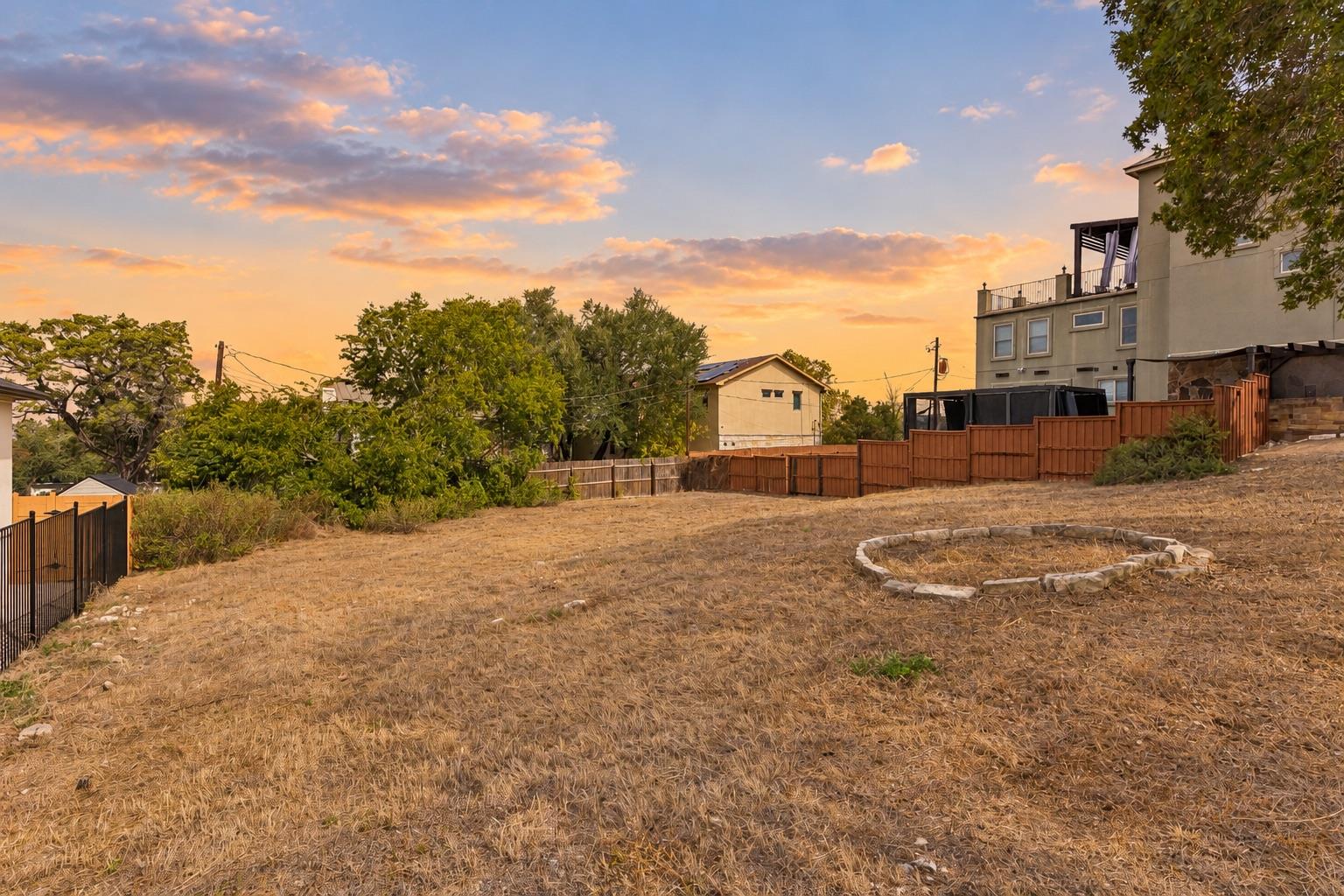 12802 Thomas St Property Photo 6
