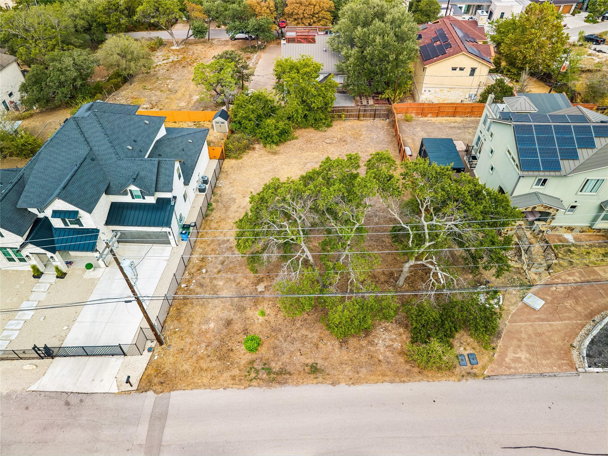 12802 Thomas St Property Photo 10