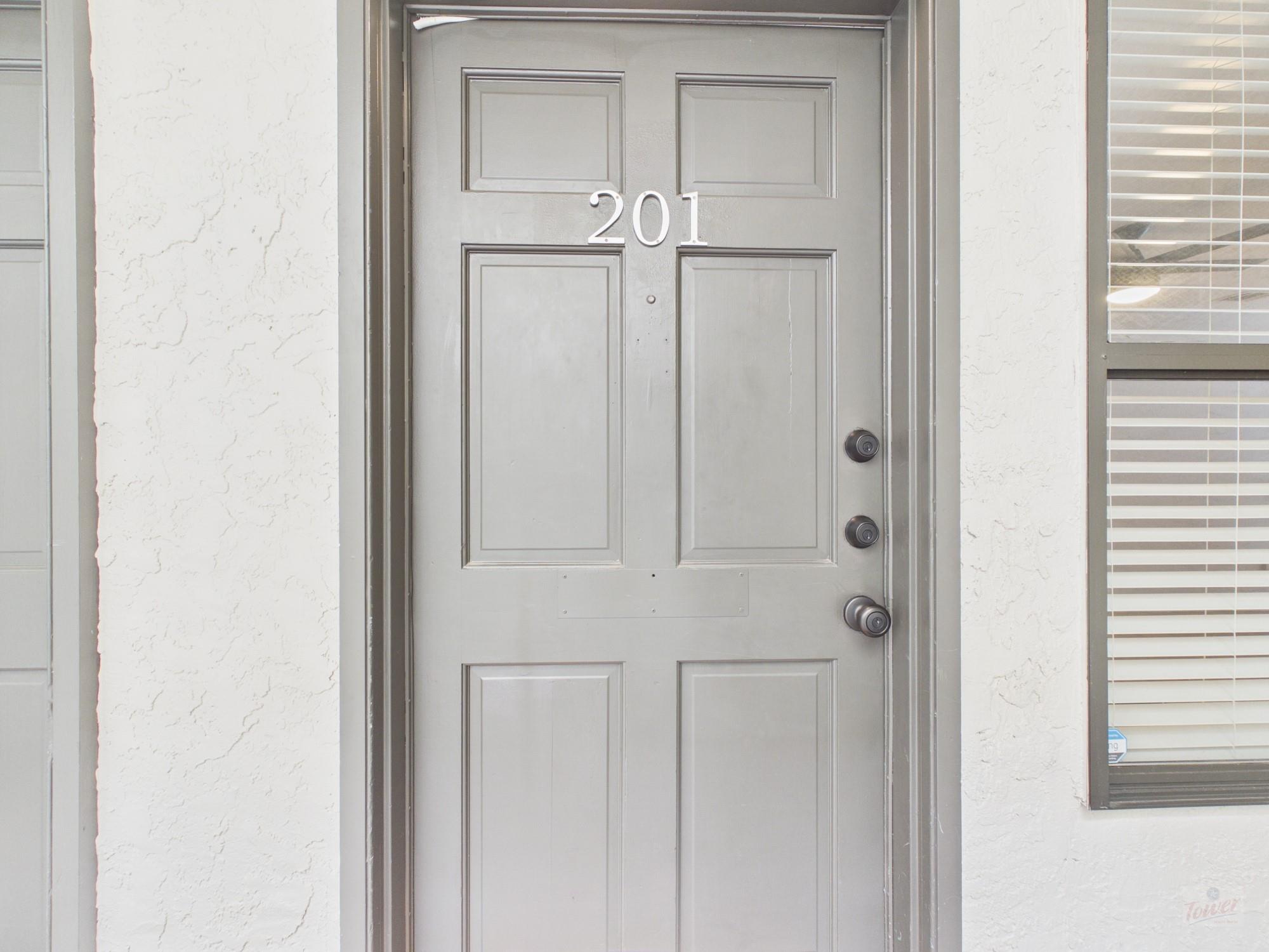 2409 Leon St #201