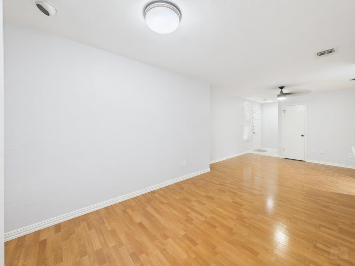 2409 Leon St #201 Property Photo 7