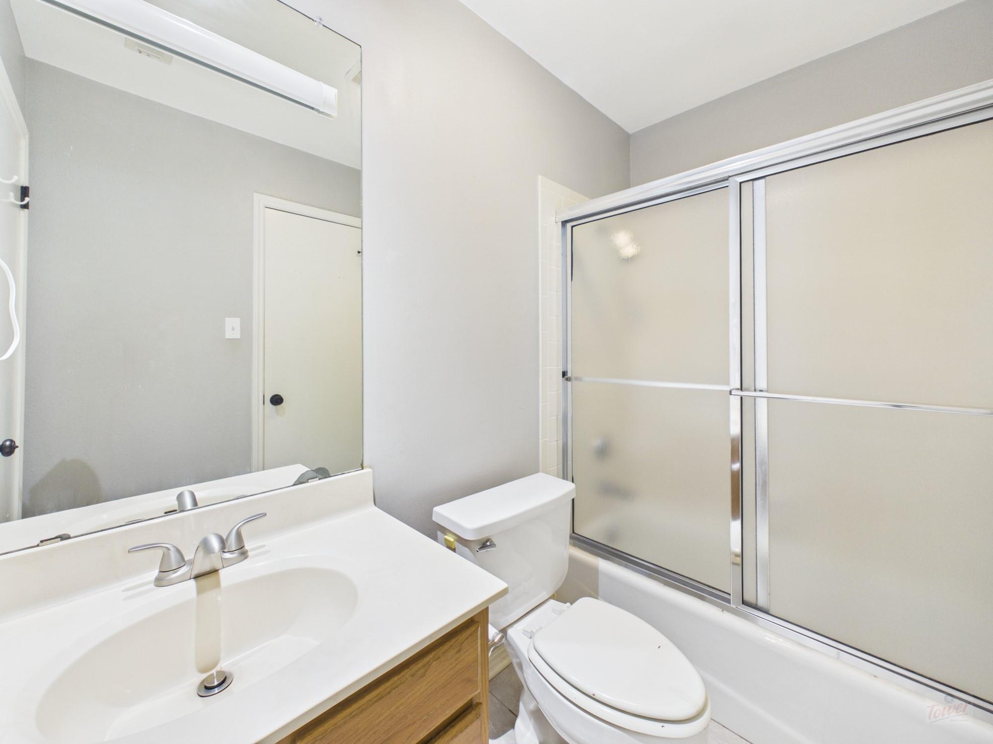 2409 Leon St #201 Property Photo 13