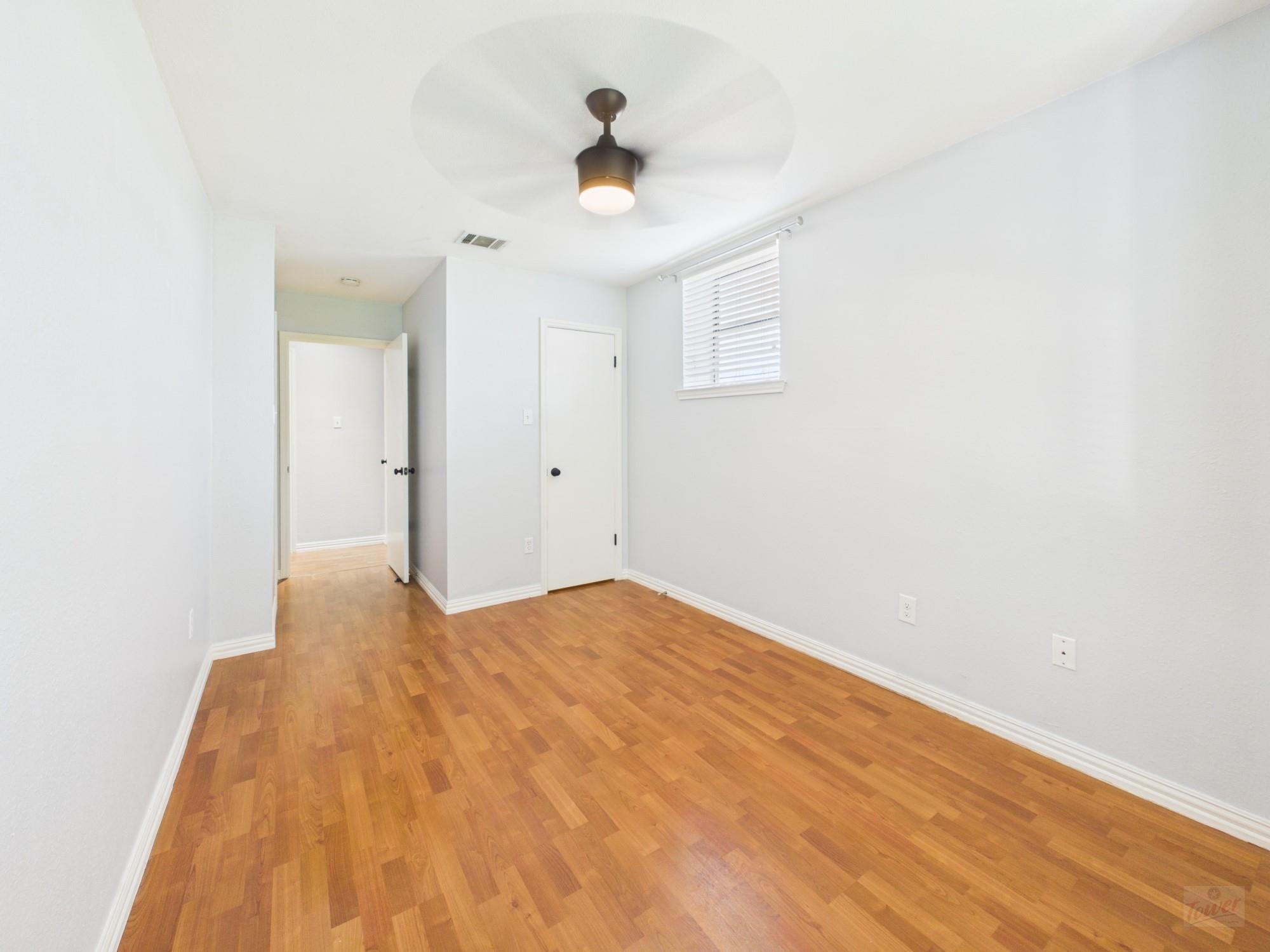 2409 Leon St #201 Property Photo 17