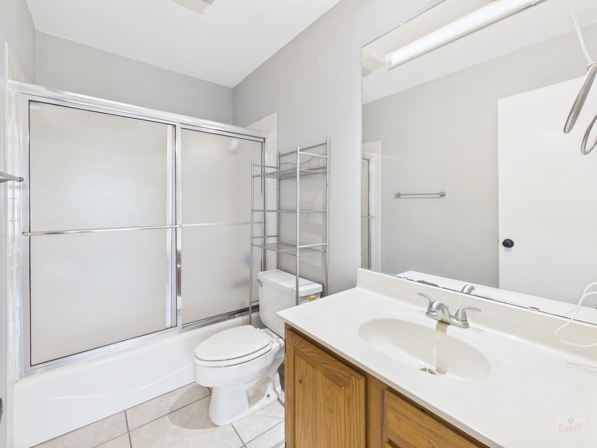 2409 Leon St #201 Property Photo 24