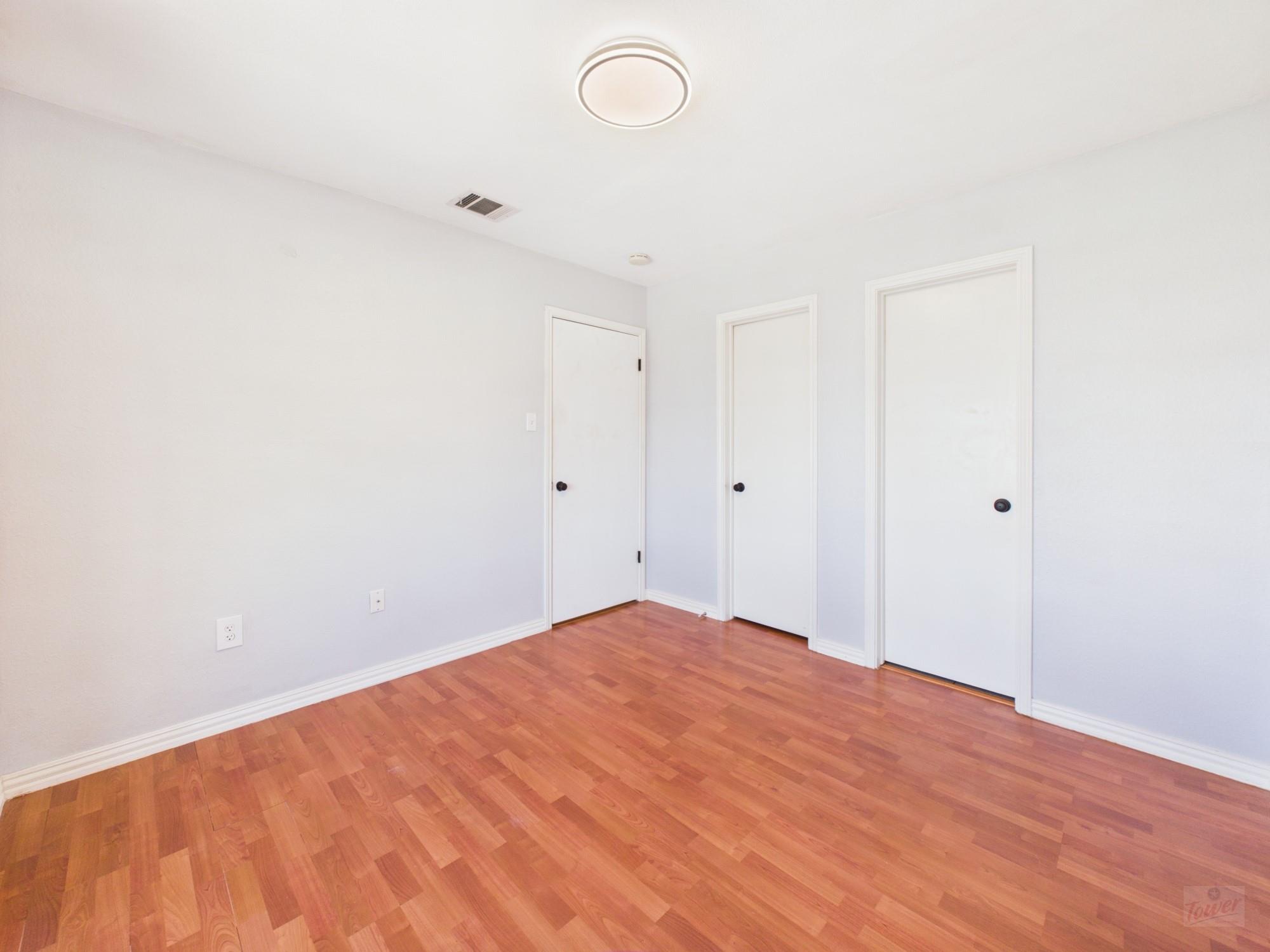 2409 Leon St #201 Property Photo 28