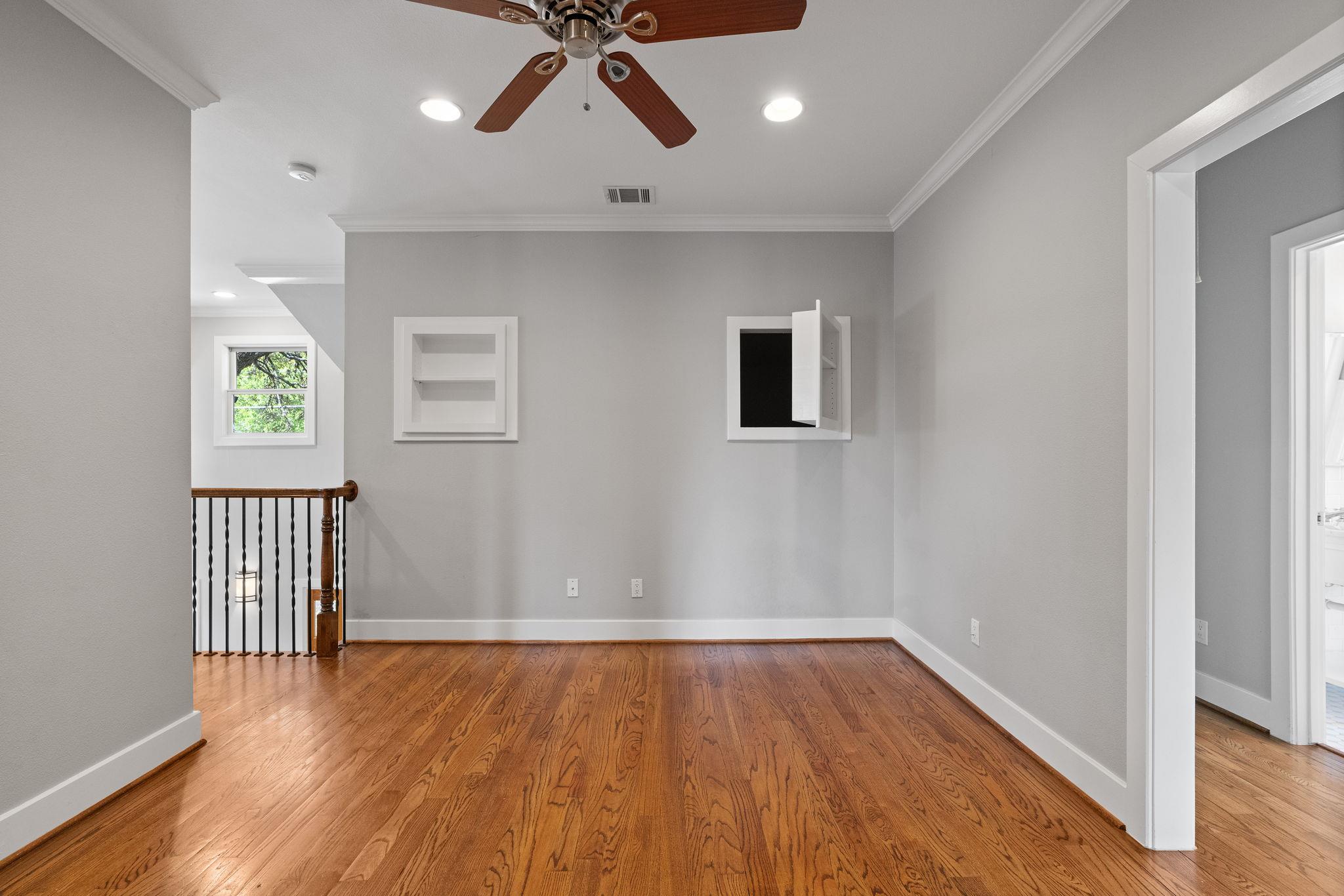 715 Meriden Ln Property Photo 23
