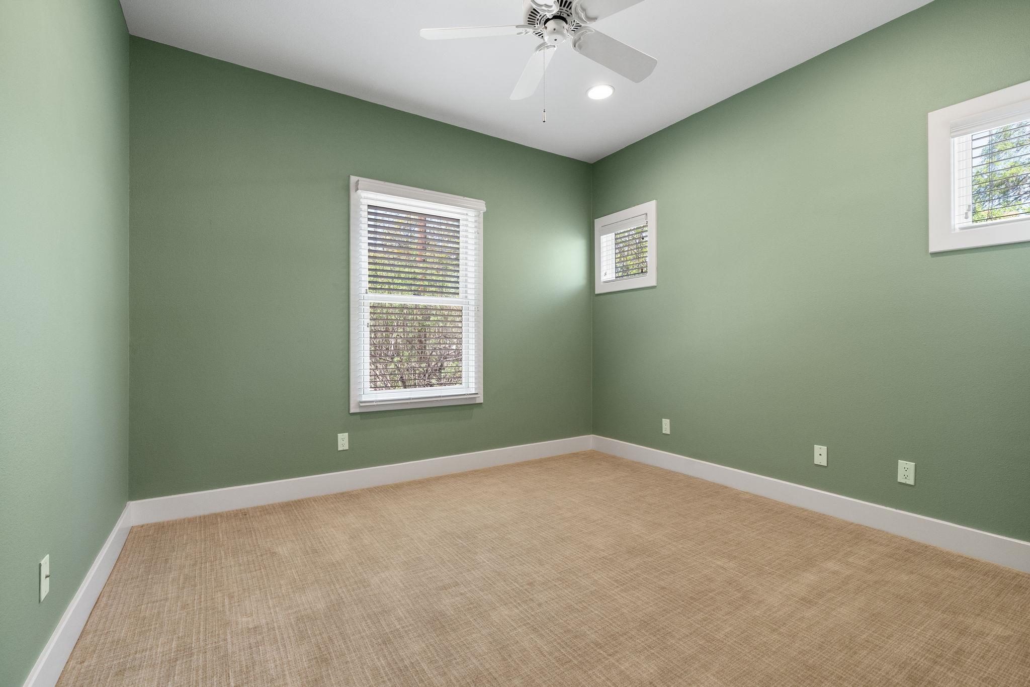 715 Meriden Ln Property Photo 33