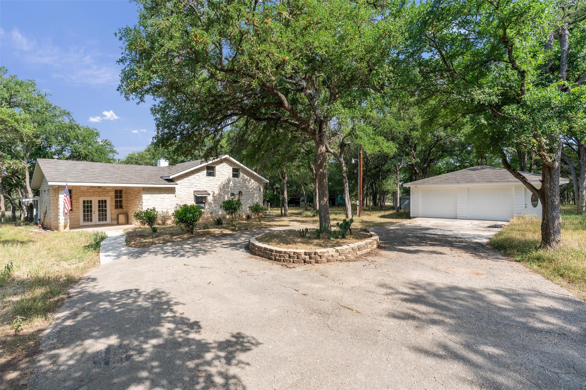 601 Deertrail Dr Property Photo 2