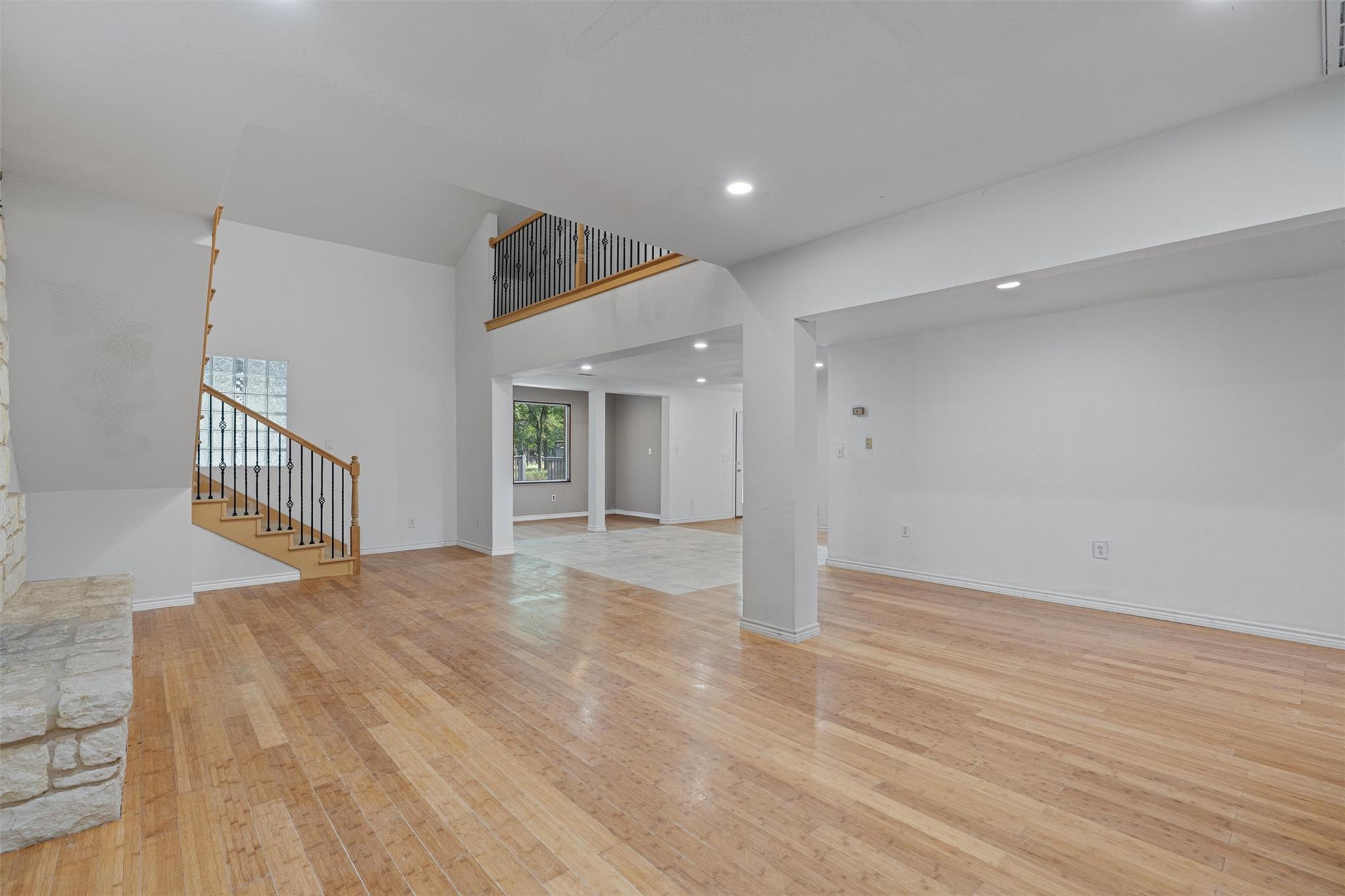 601 Deertrail Dr Property Photo 8