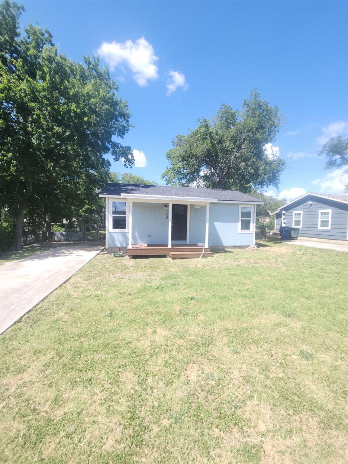 504 W Avenue A None Property Photo 1
