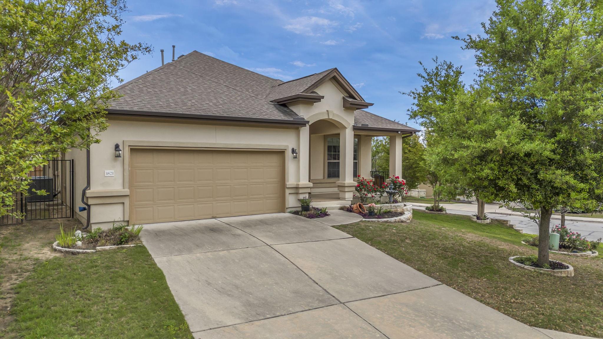 3821 Tordera DR Property Photo 1