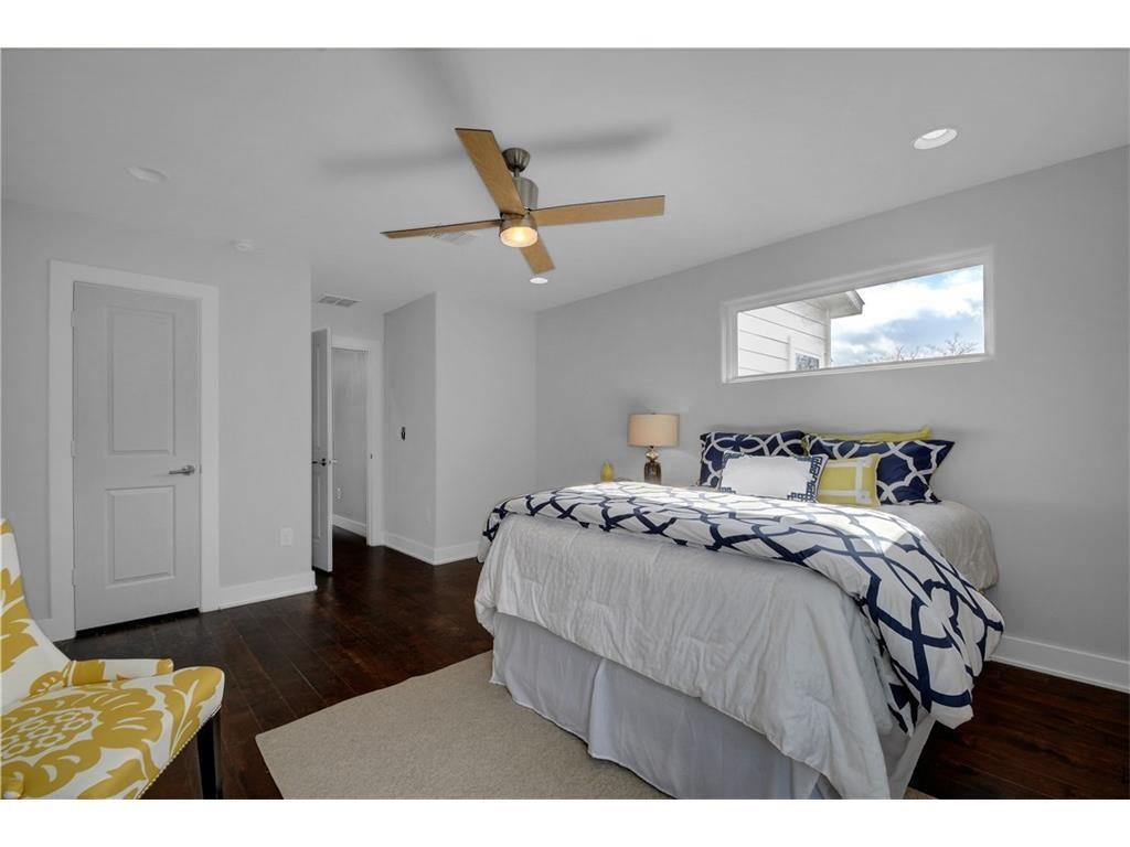 7104 Blessing Ave #b Property Photo 8