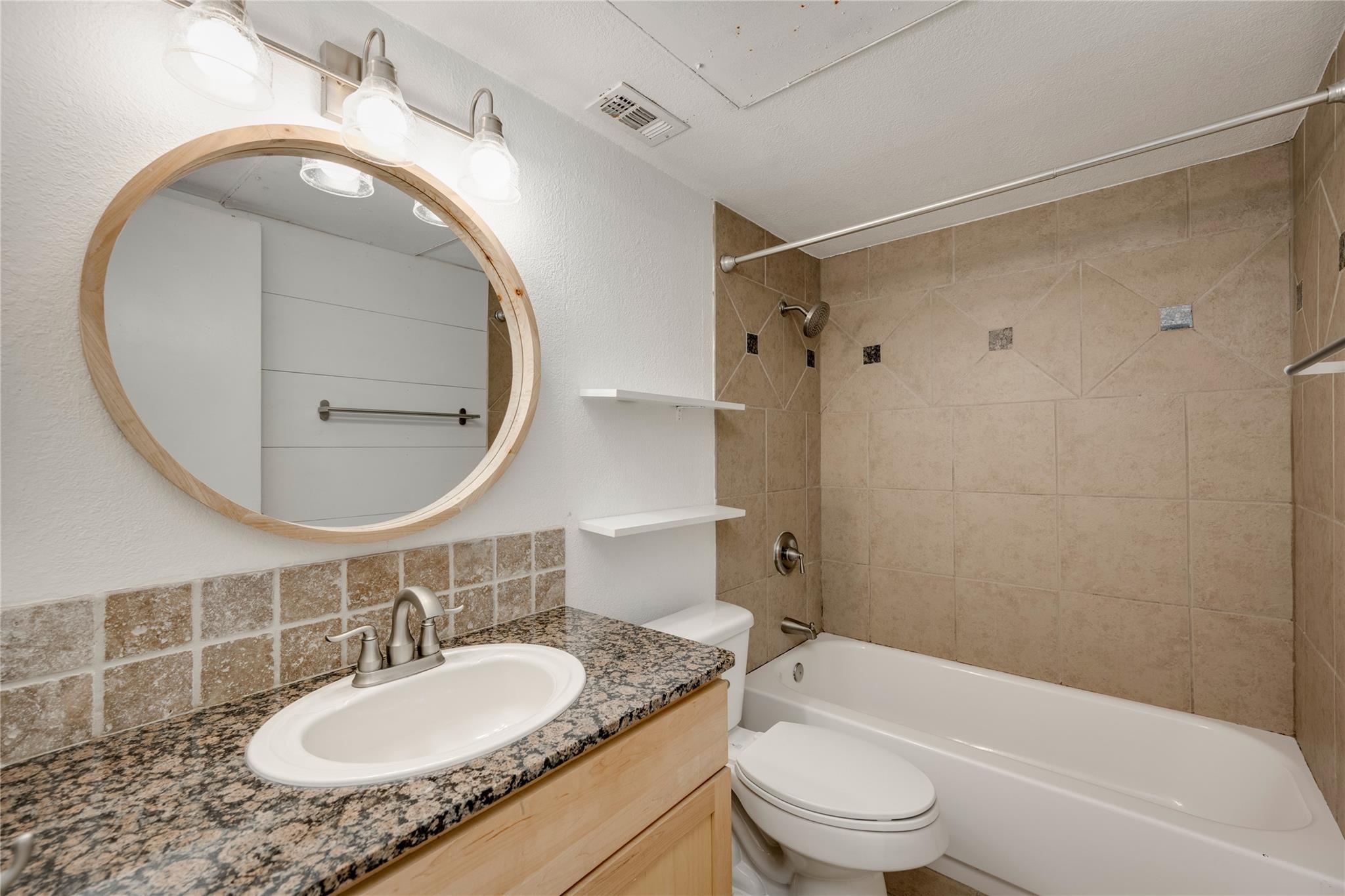 3627 Manchaca Rd #108 Property Photo 3