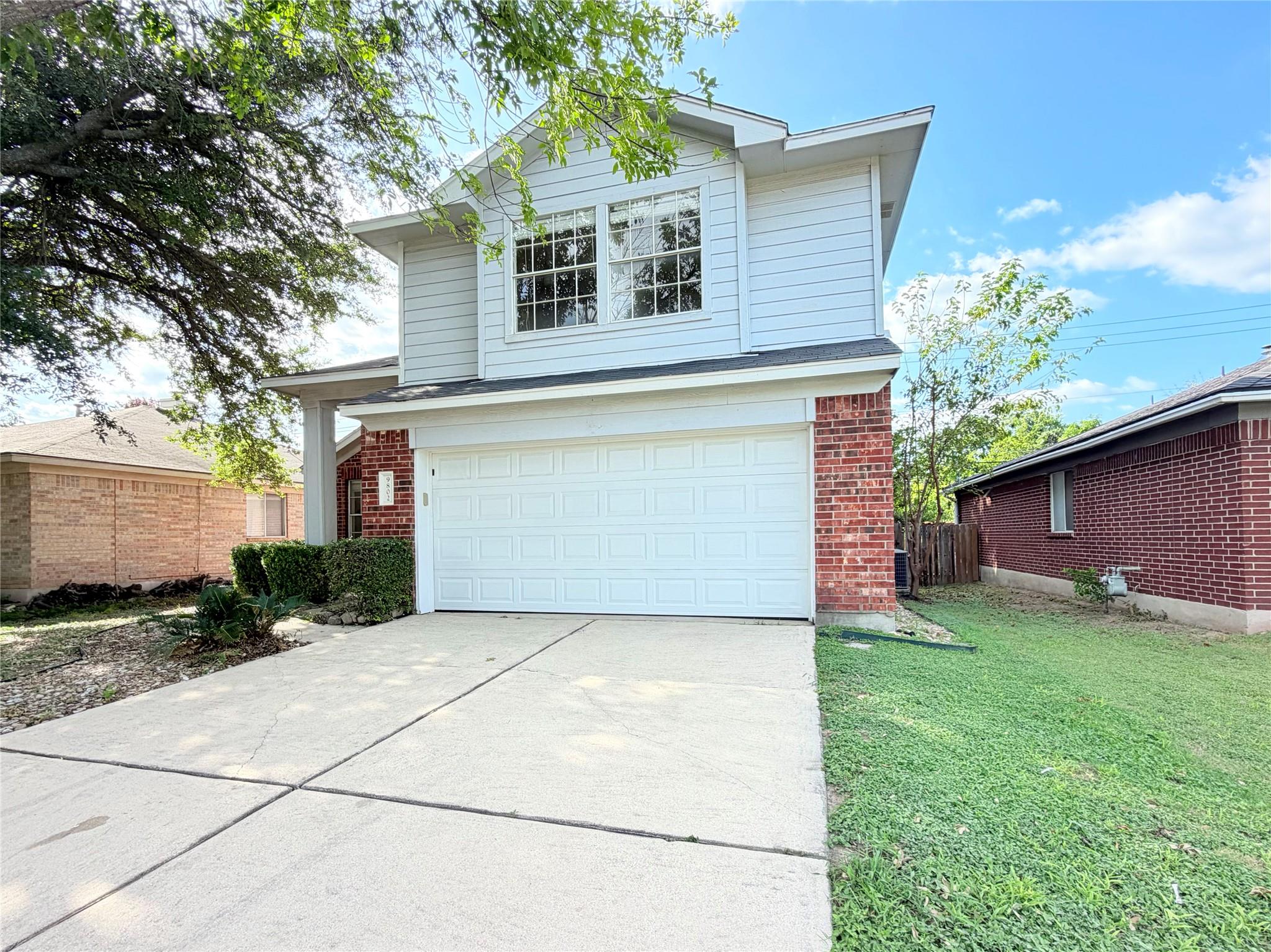 9802 Copper Creek Dr Property Photo 3