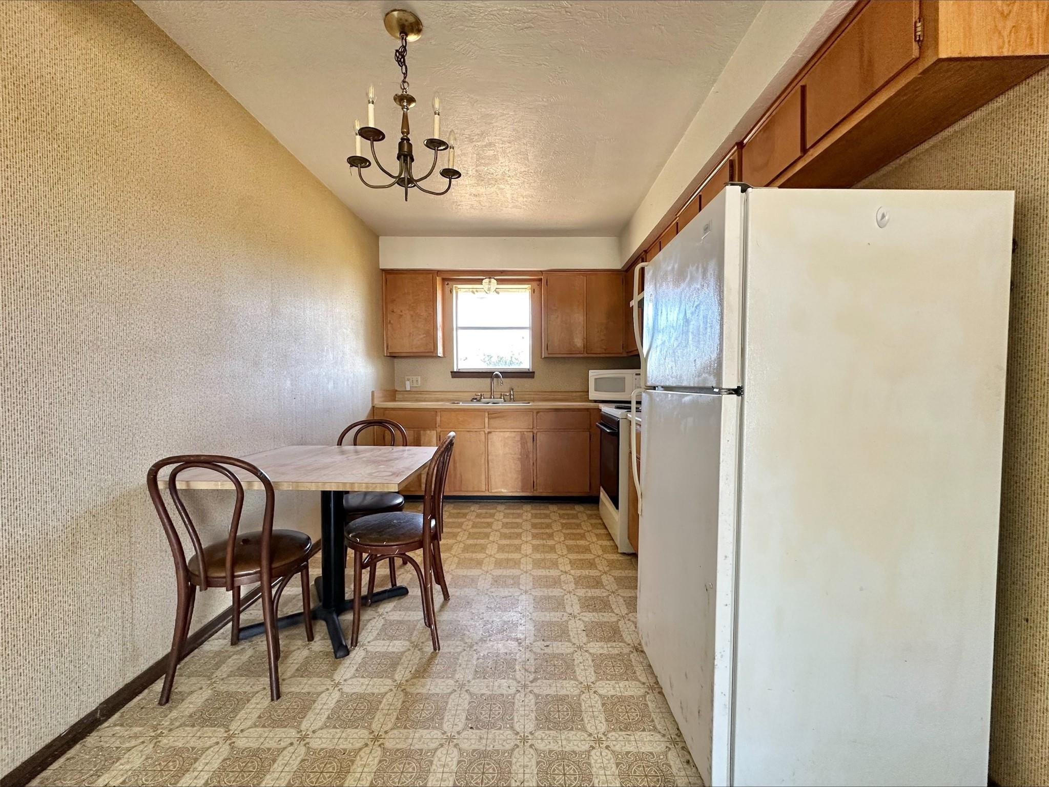 302 Calhoun Dr #7 Property Photo 4