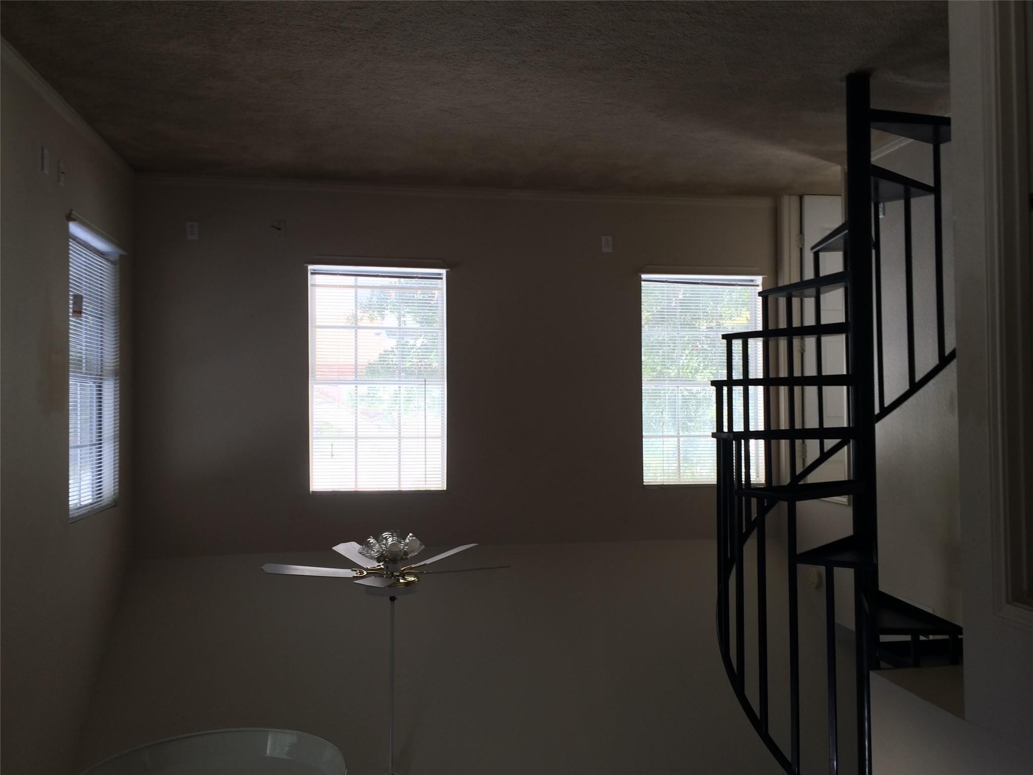 3003-c Whisper Oaks Ln #c Property Photo 3