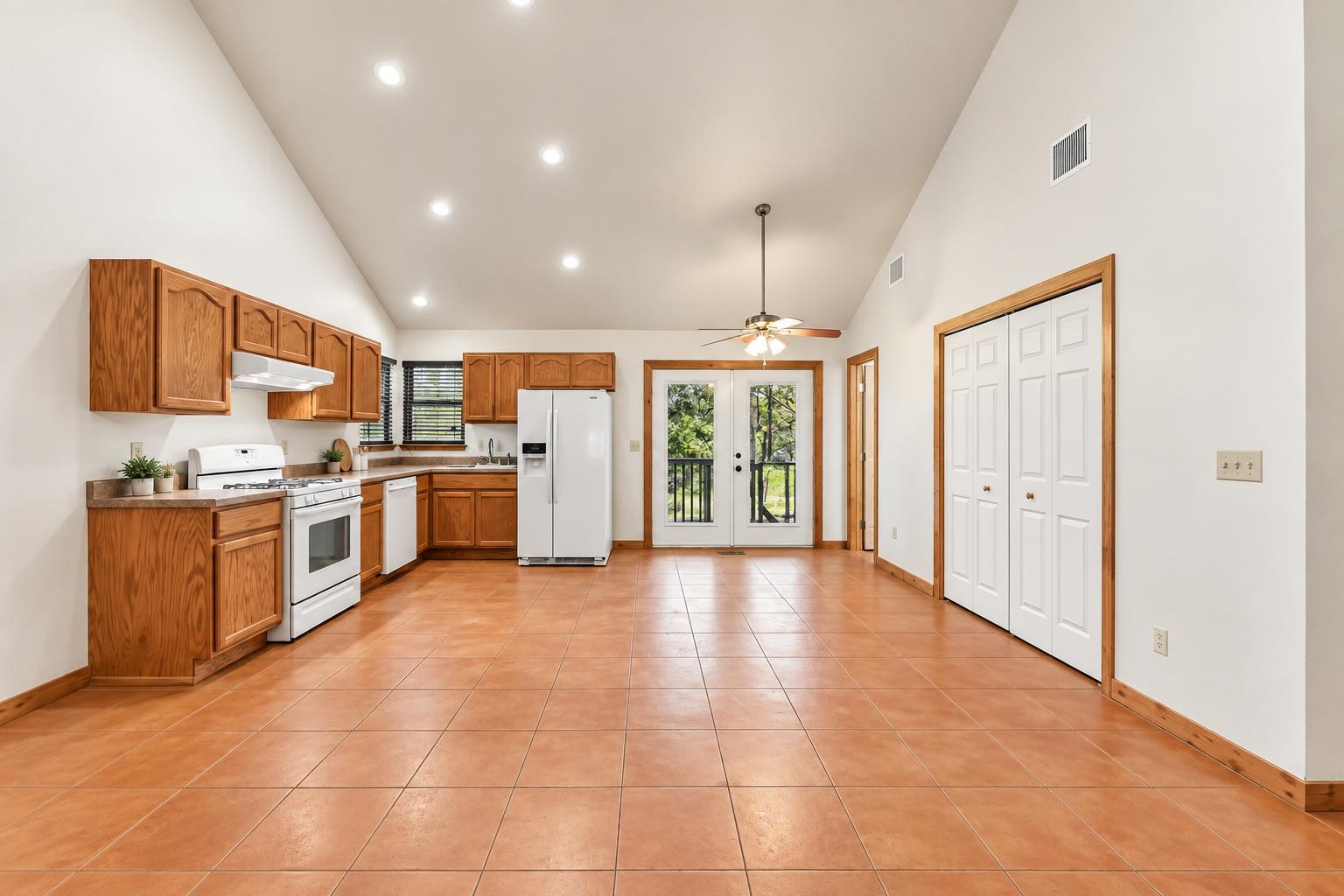 2141 S Rainbow Ranch Rd Property Photo 6